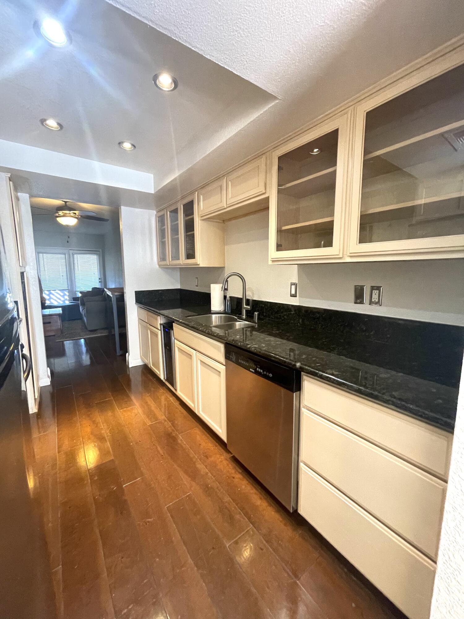 417 IRONDALE Drive, I