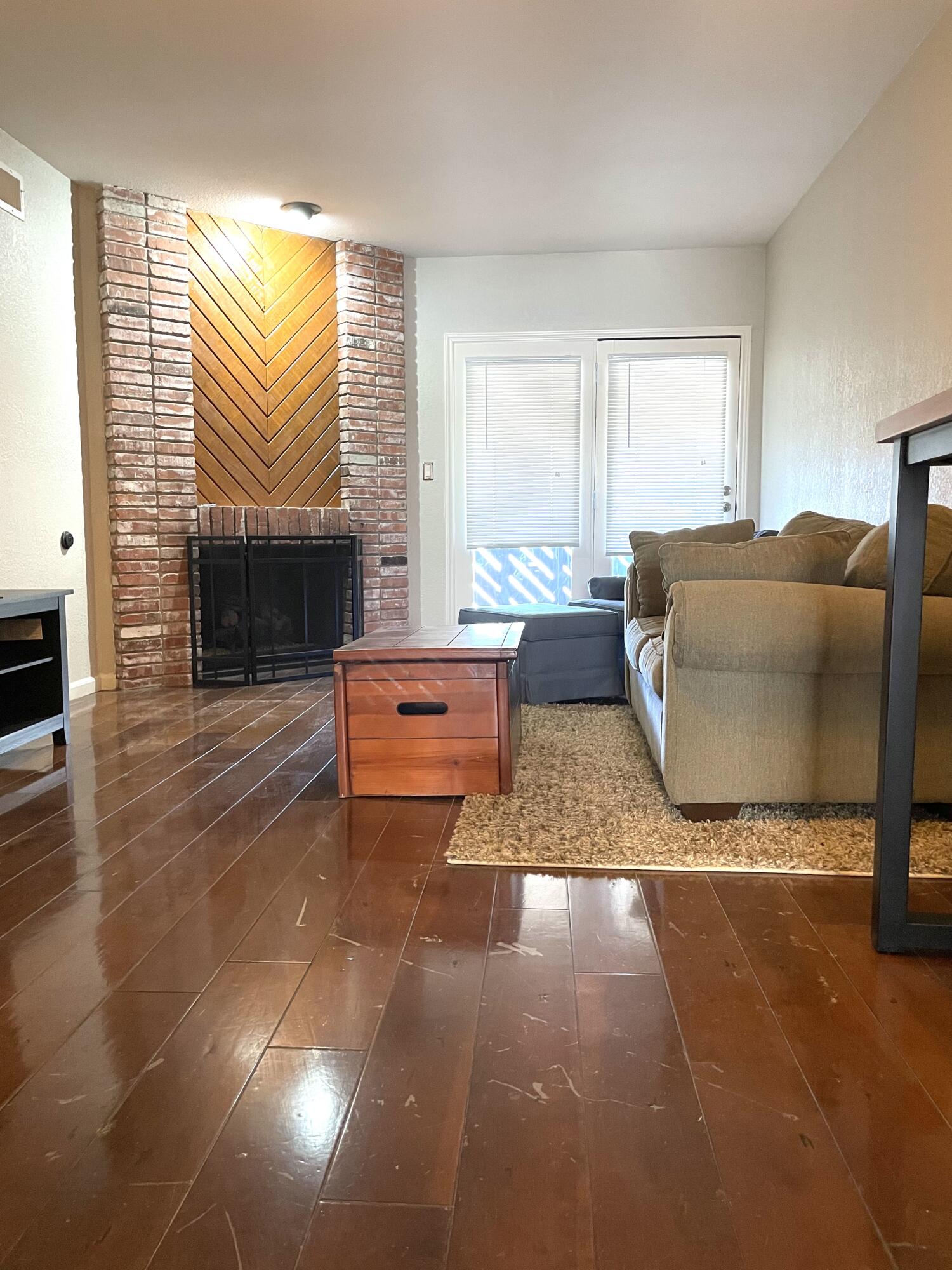 417 IRONDALE Drive, I