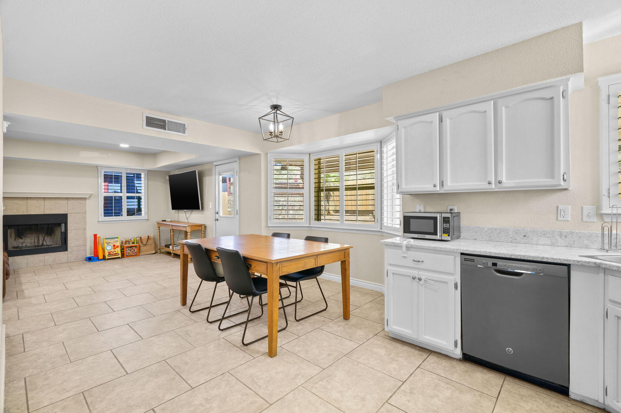 1524 CHEROKEE RIDGE Drive