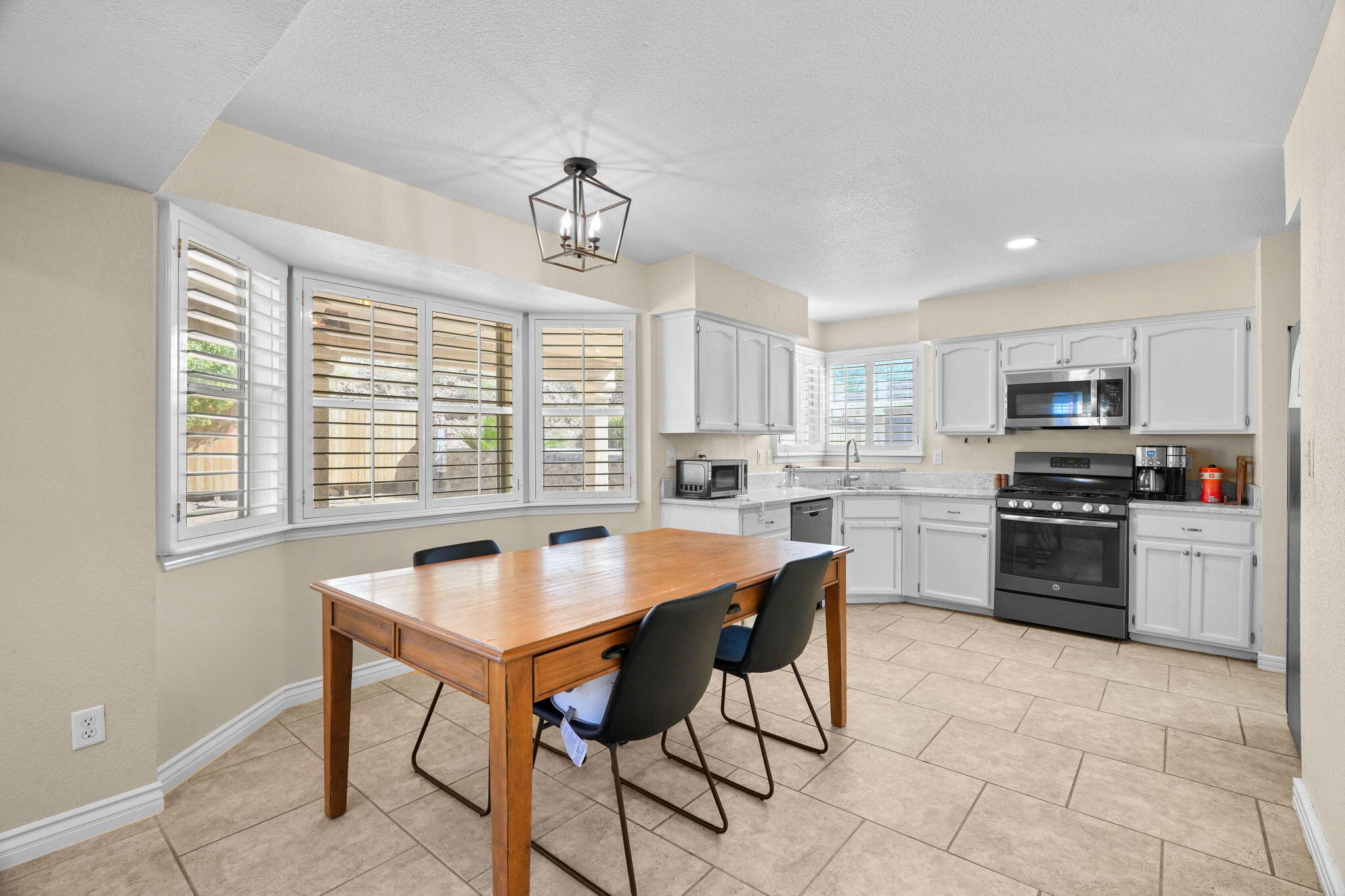 1524 CHEROKEE RIDGE Drive