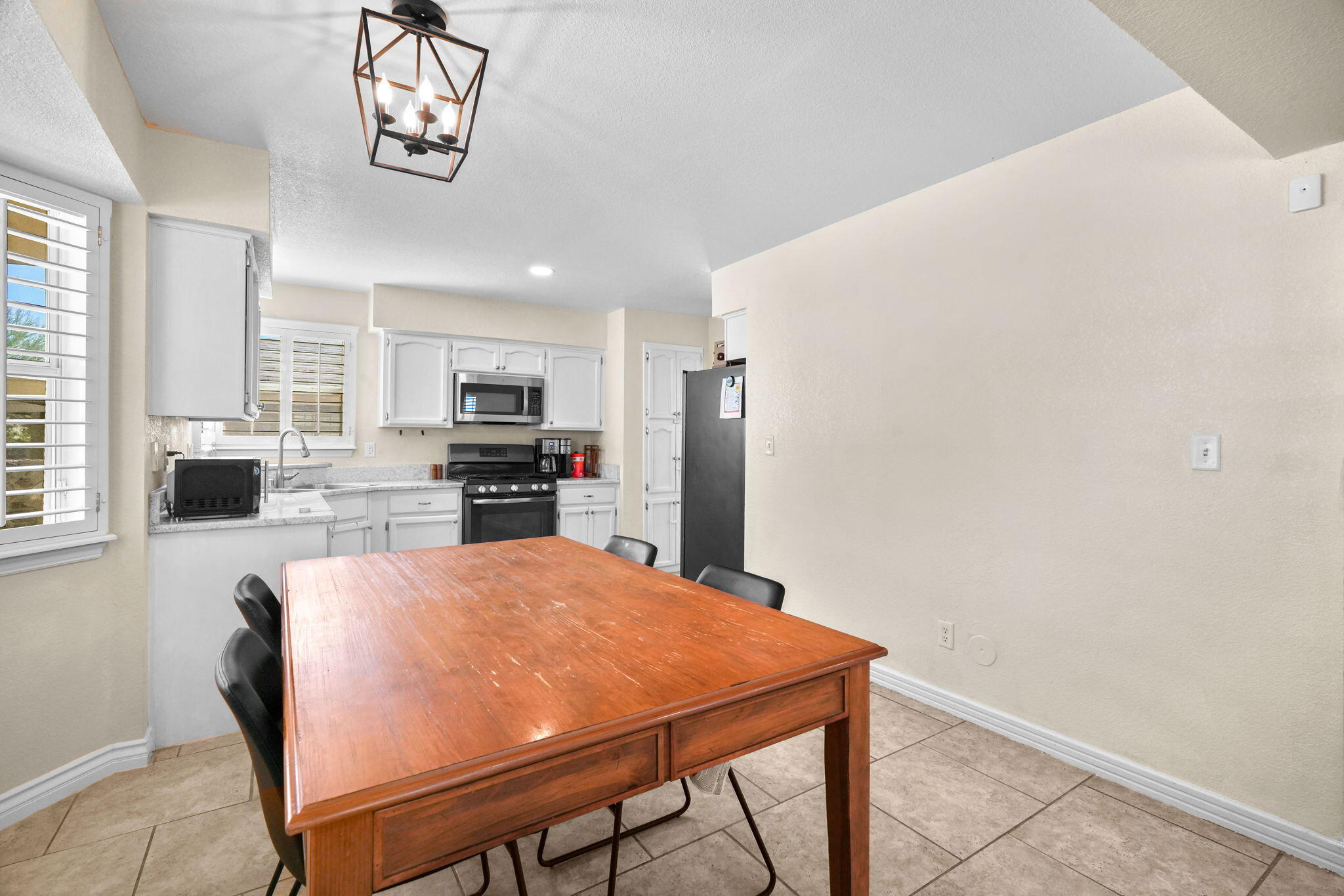 1524 CHEROKEE RIDGE Drive