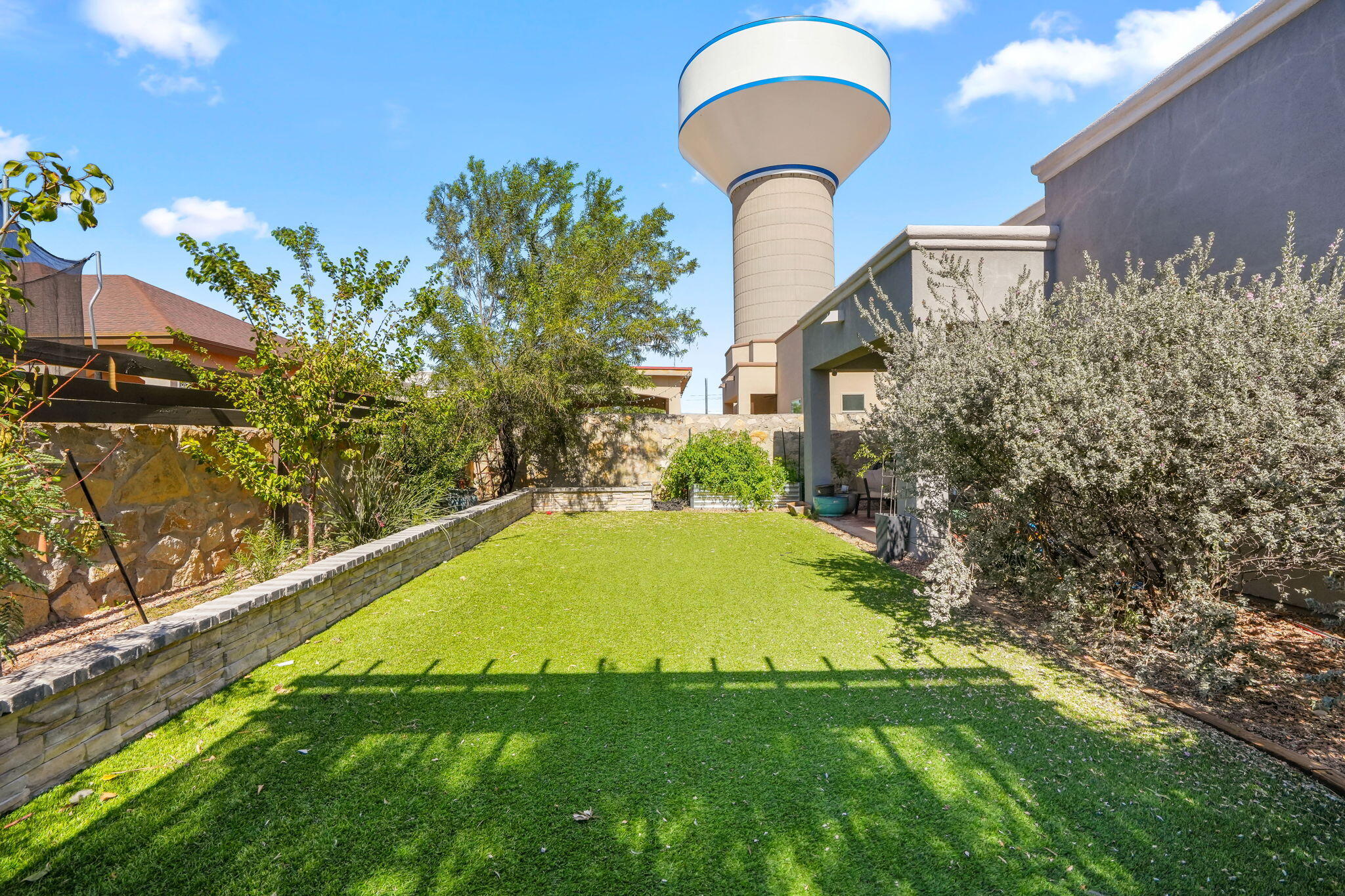 3183 AMISTOSO Street