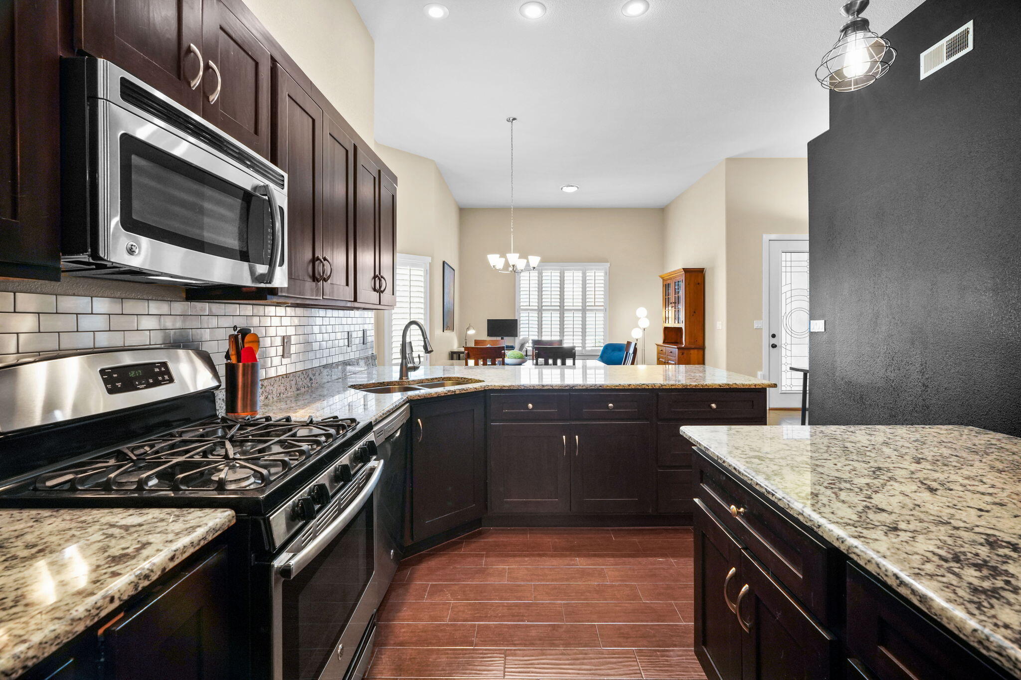 3183 AMISTOSO Street