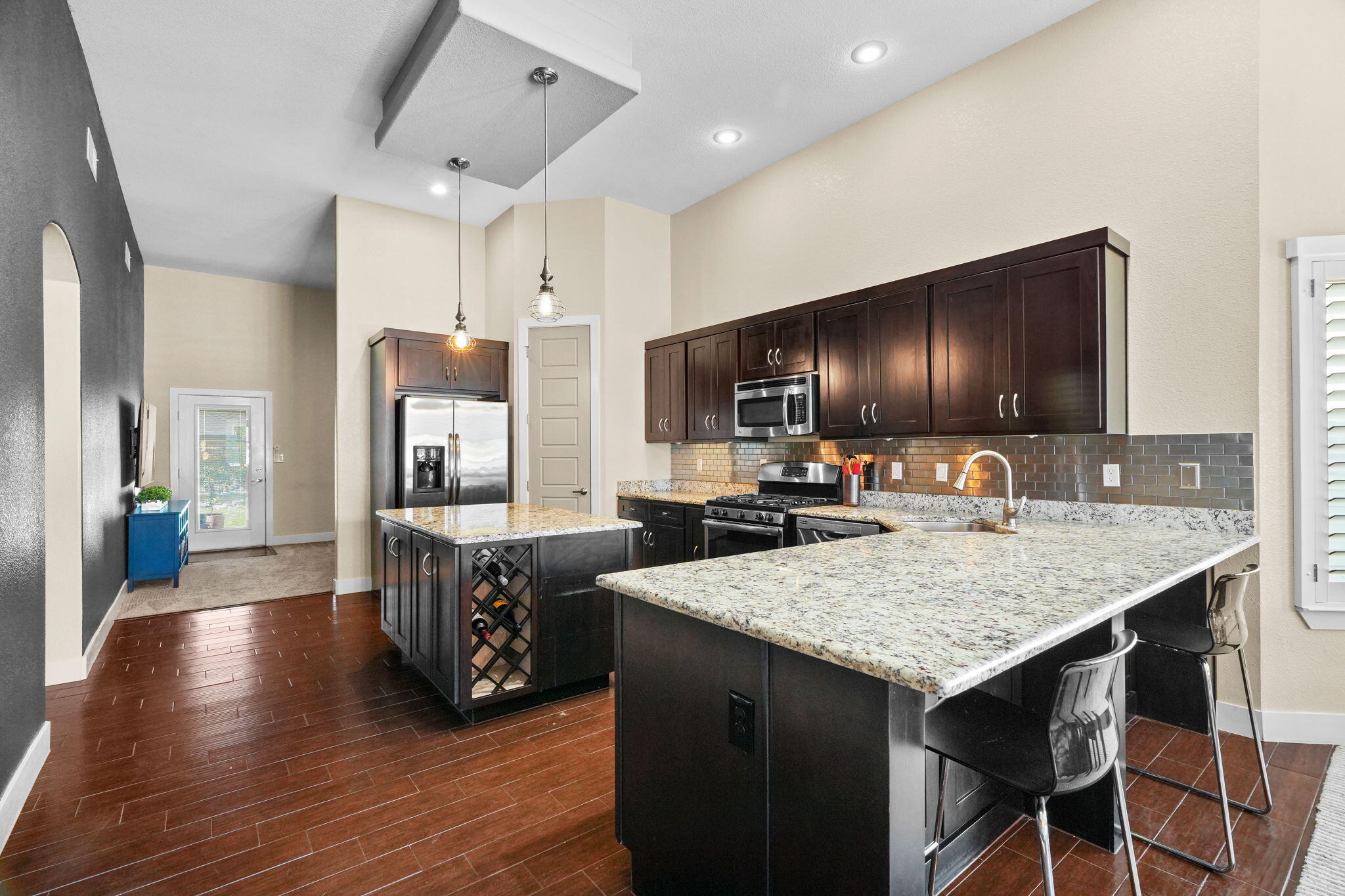 3183 AMISTOSO Street