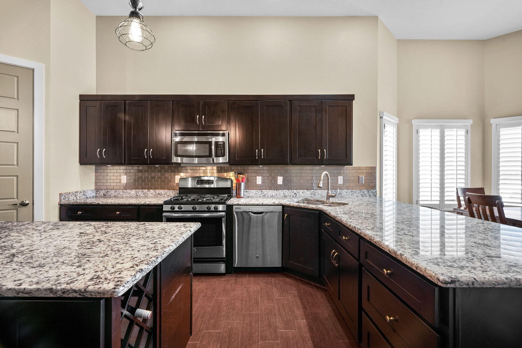 3183 AMISTOSO Street