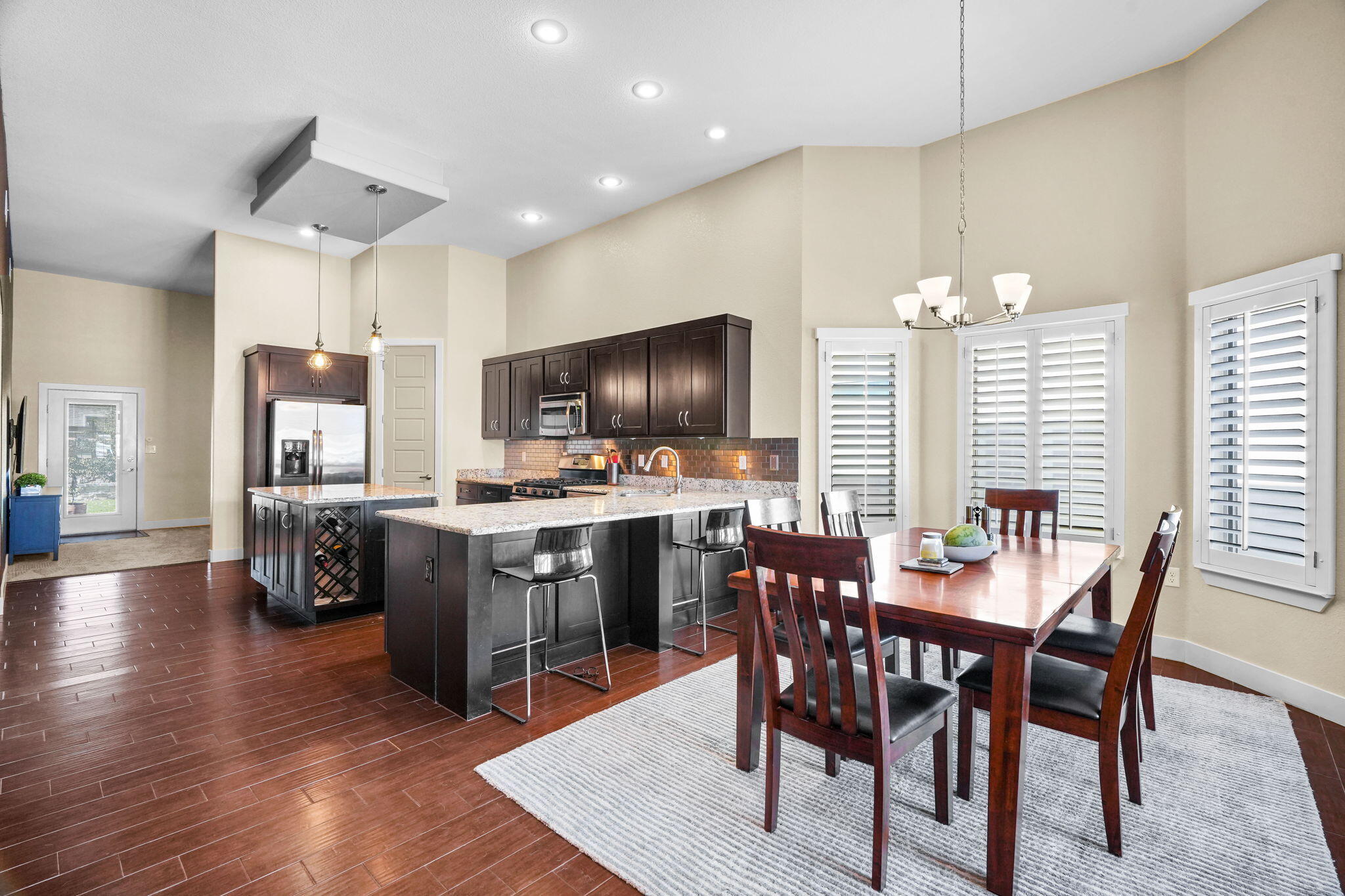 3183 AMISTOSO Street