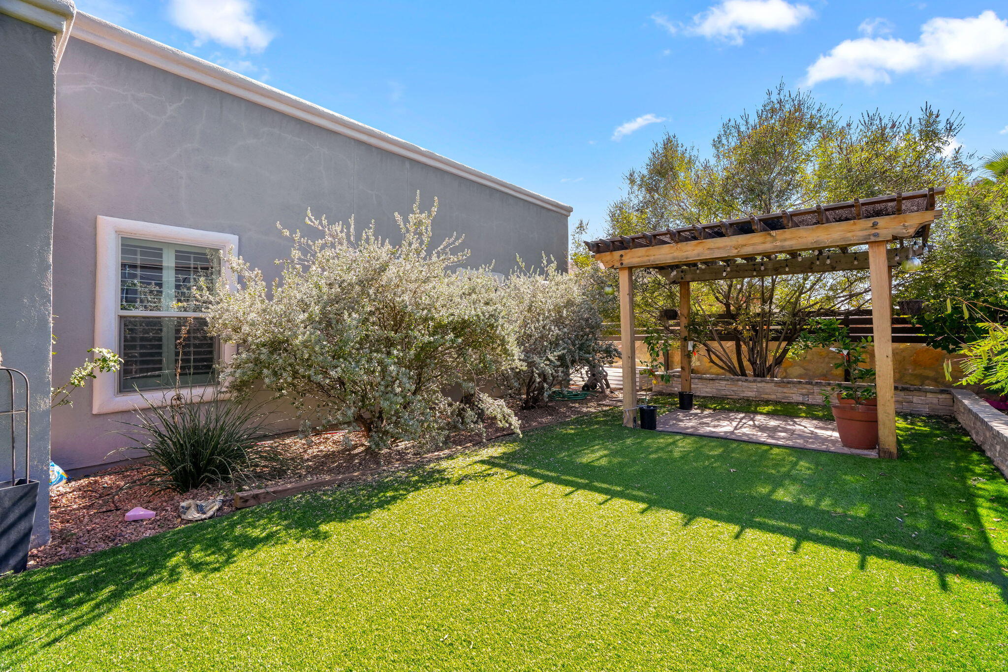 3183 AMISTOSO Street