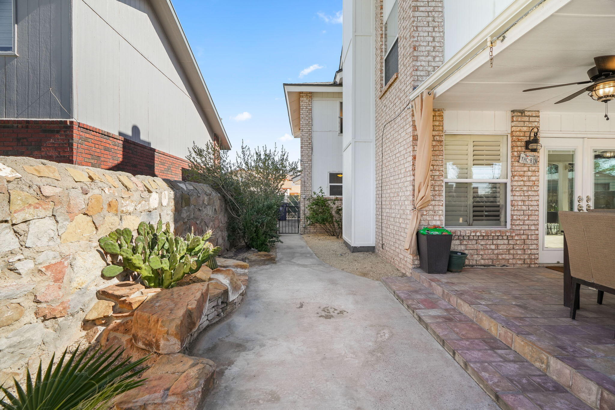 7812 Plaza Blanca Street