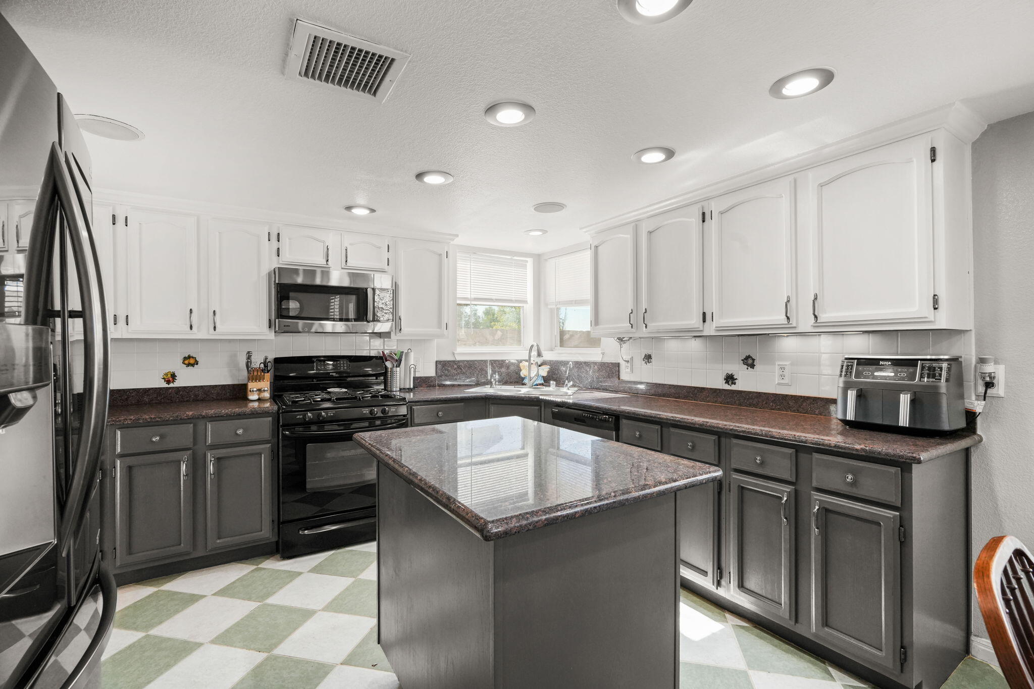 7812 Plaza Blanca Street