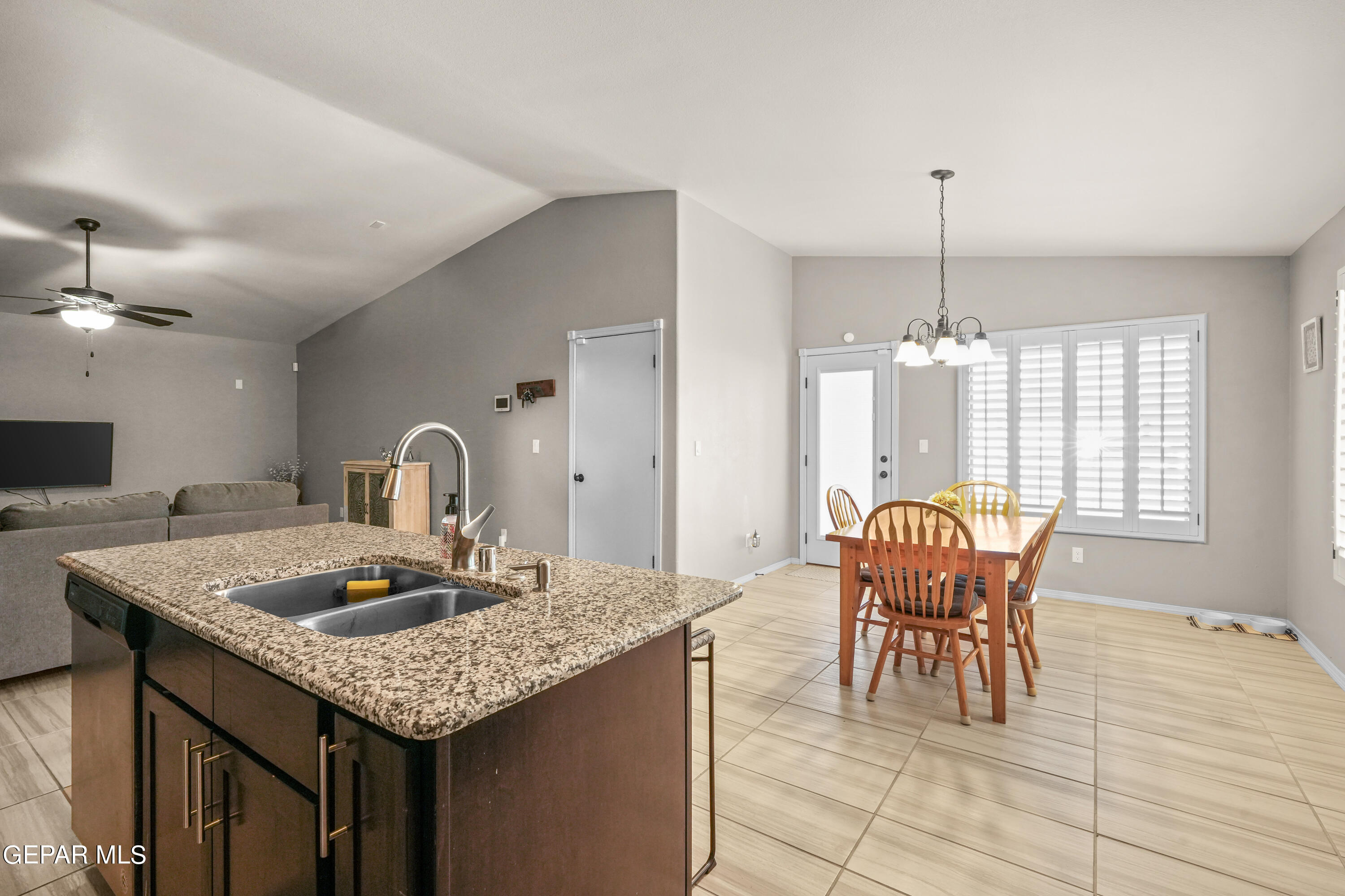 1921 Tim Foster Street