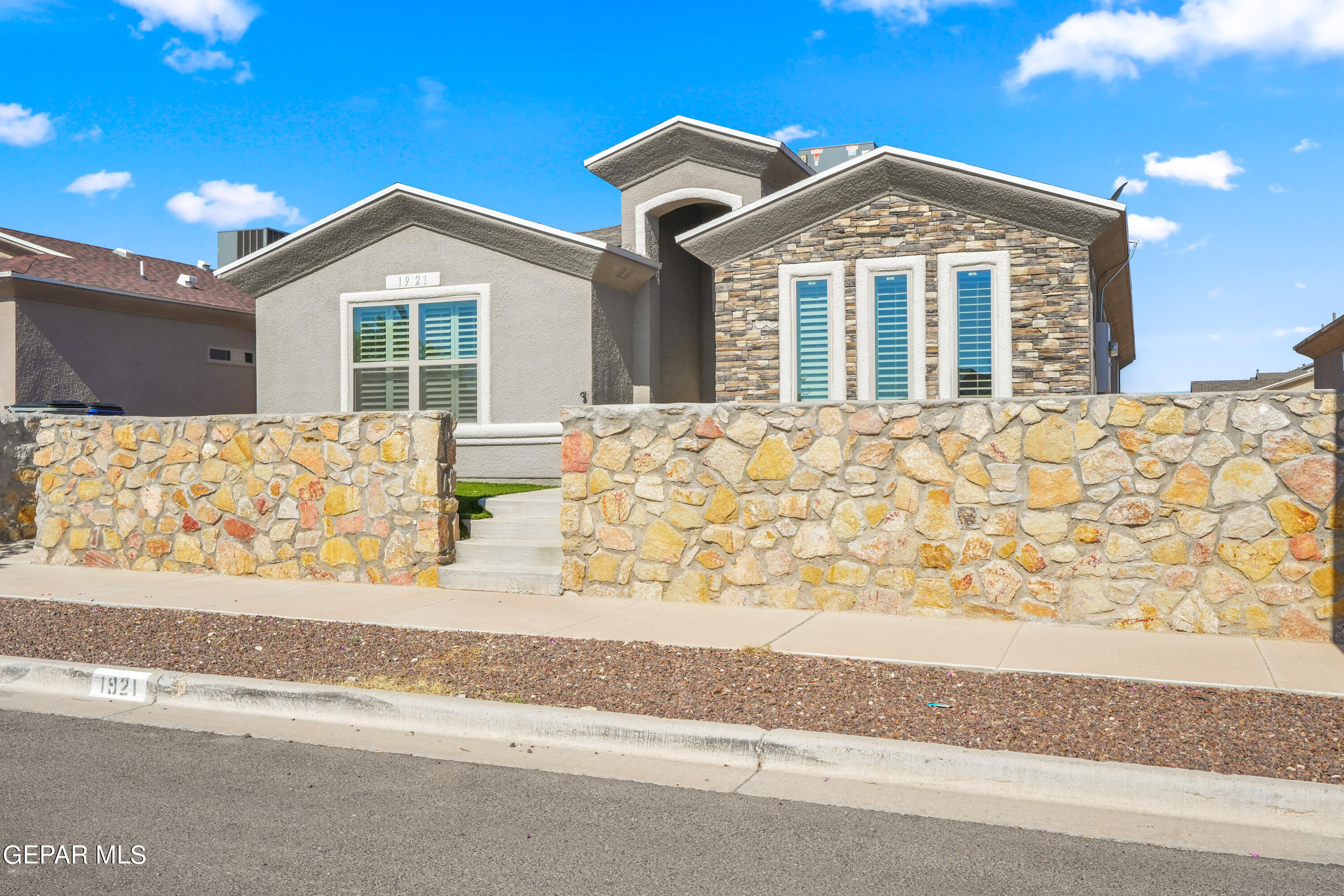 1921 Tim Foster Street