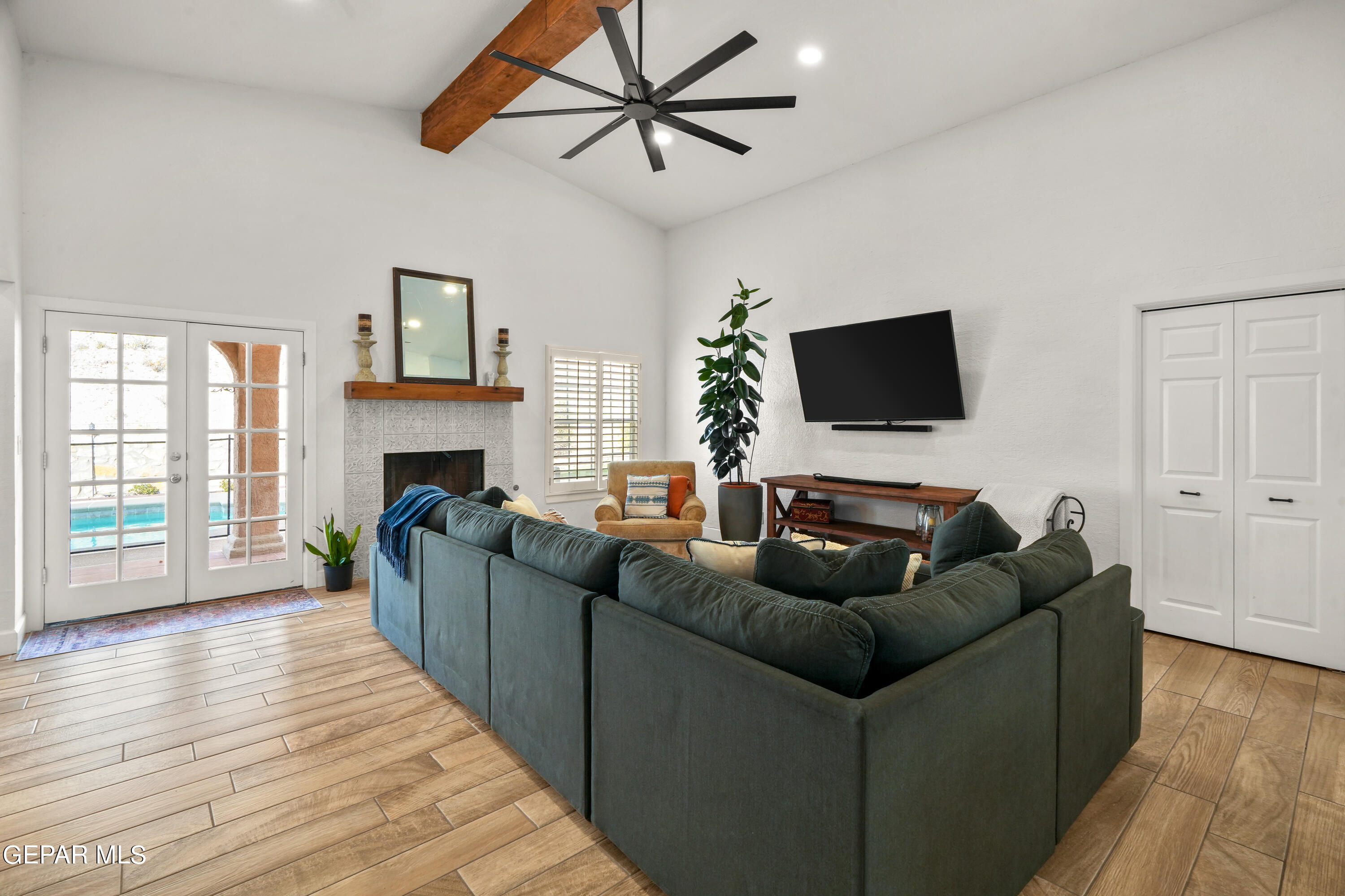 6537 WIND RIDGE Drive