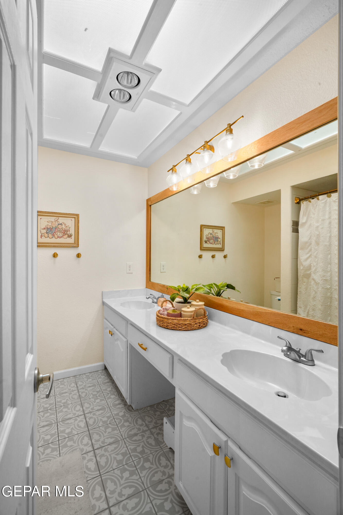 6537 WIND RIDGE Drive