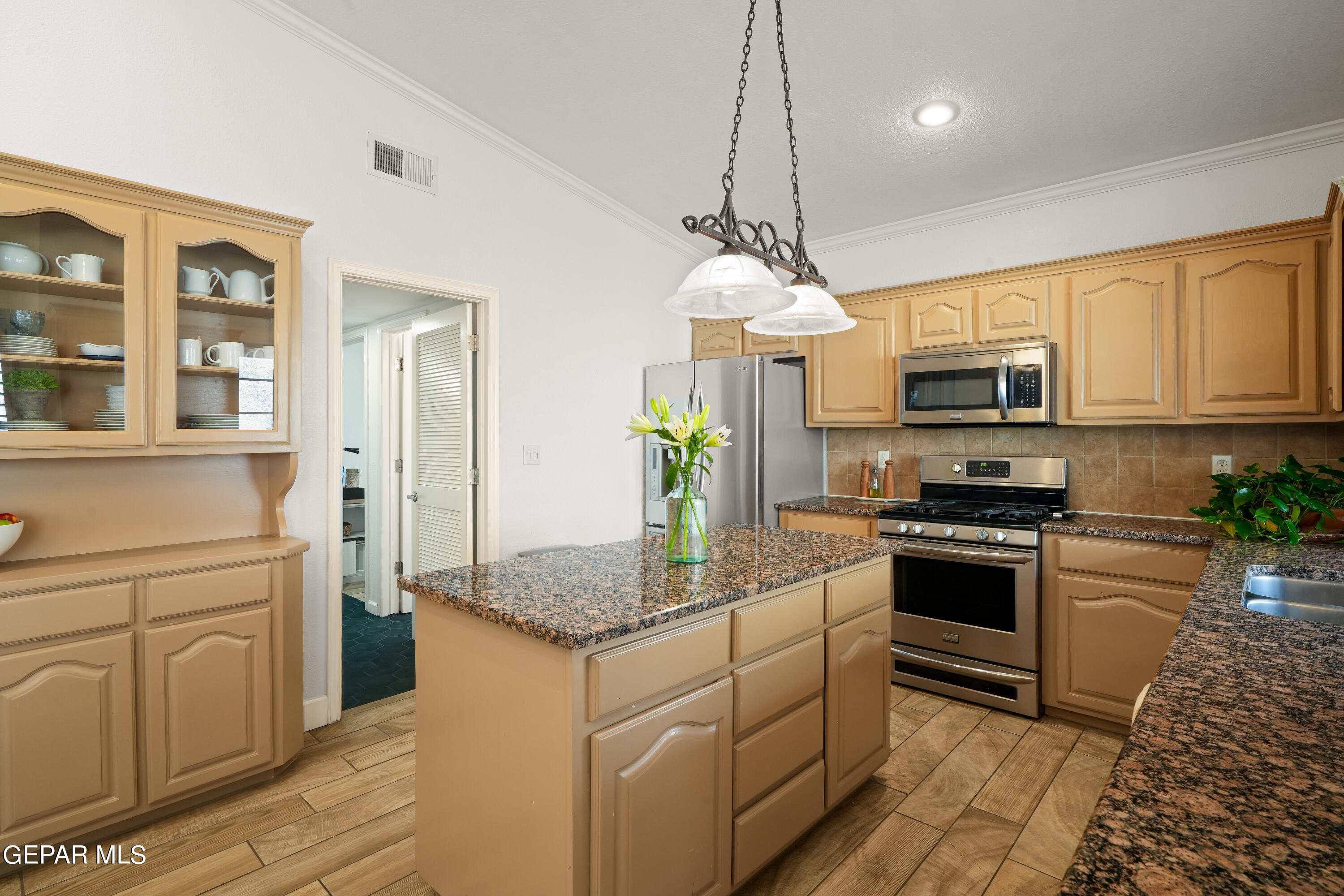 6537 WIND RIDGE Drive