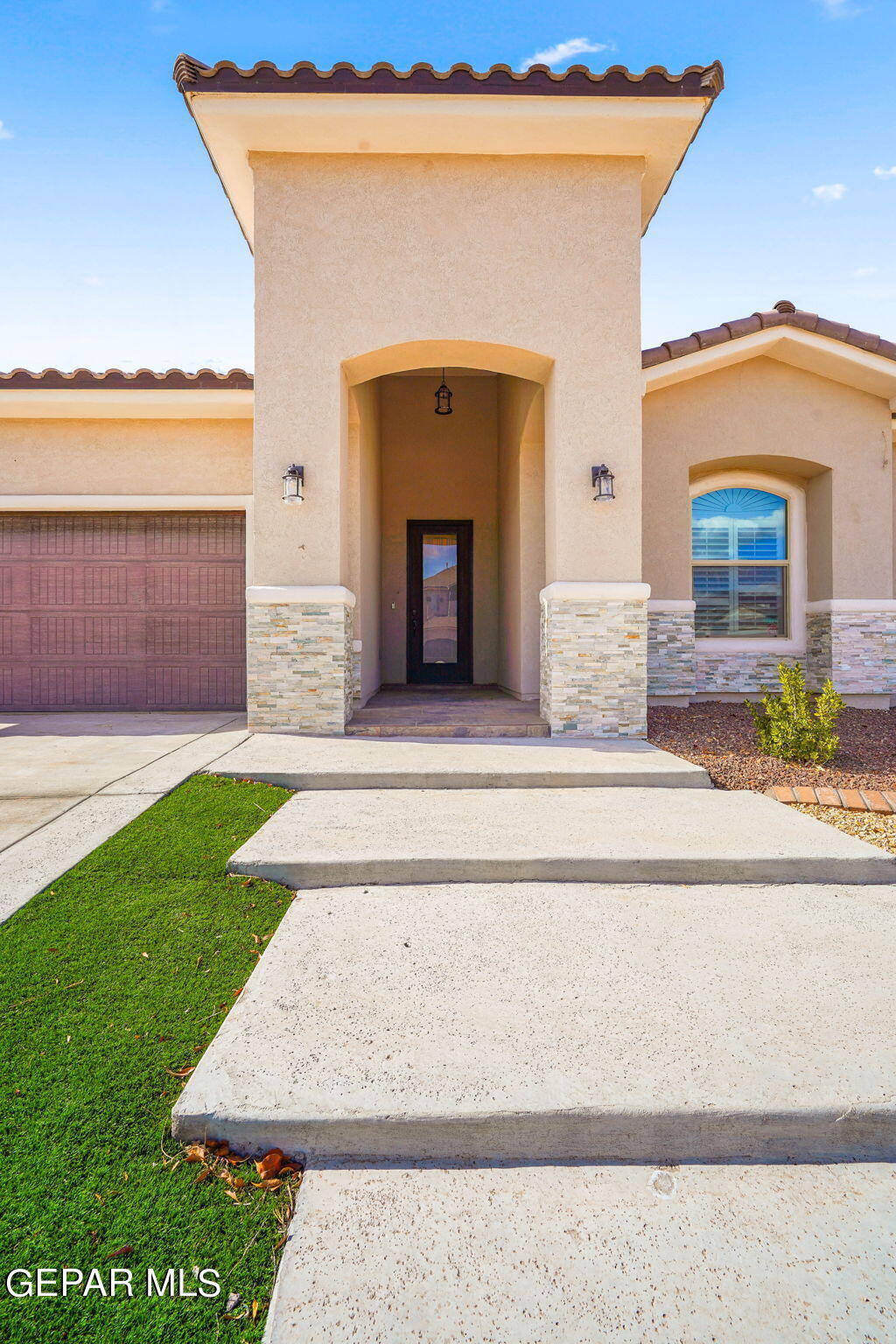 2195 ENCHANTED CREST Drive