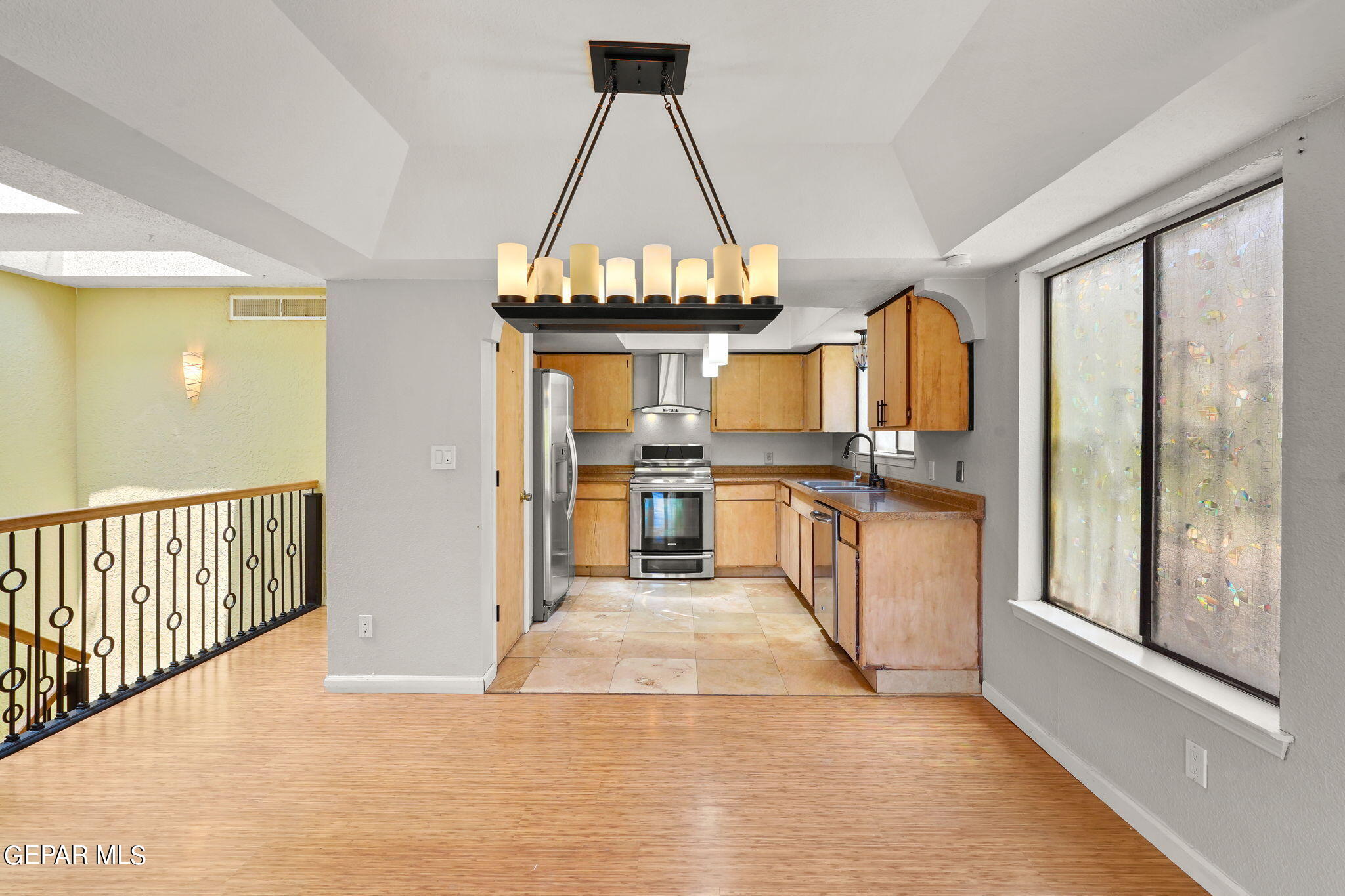 411 IRONDALE Drive, B