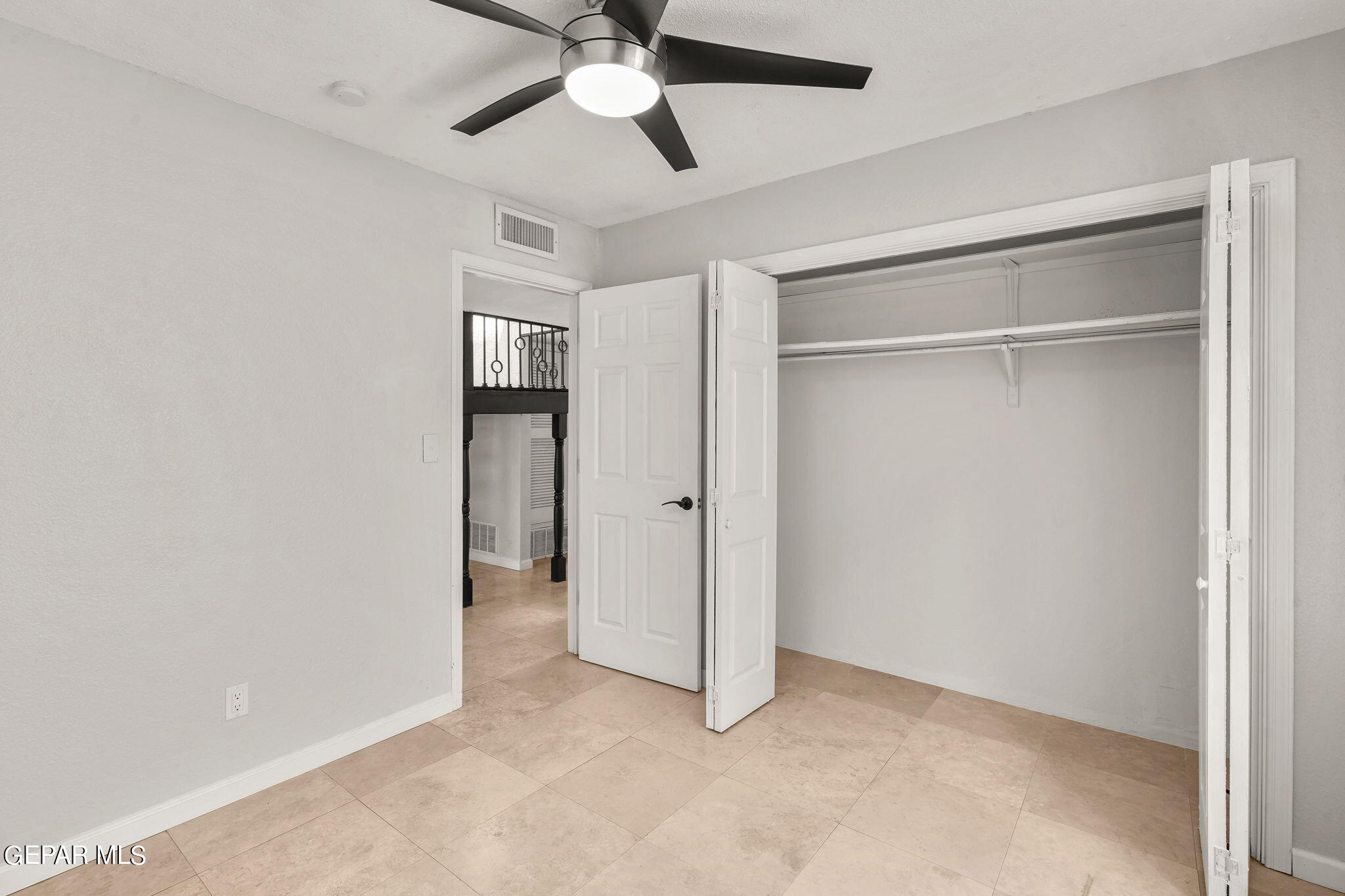 411 IRONDALE Drive, B