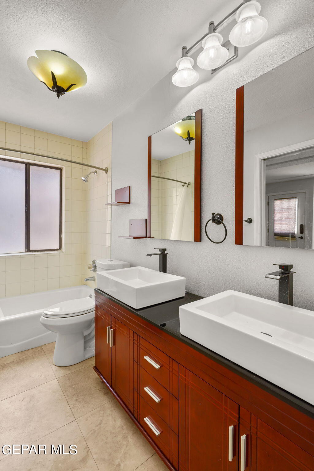 411 IRONDALE Drive, B