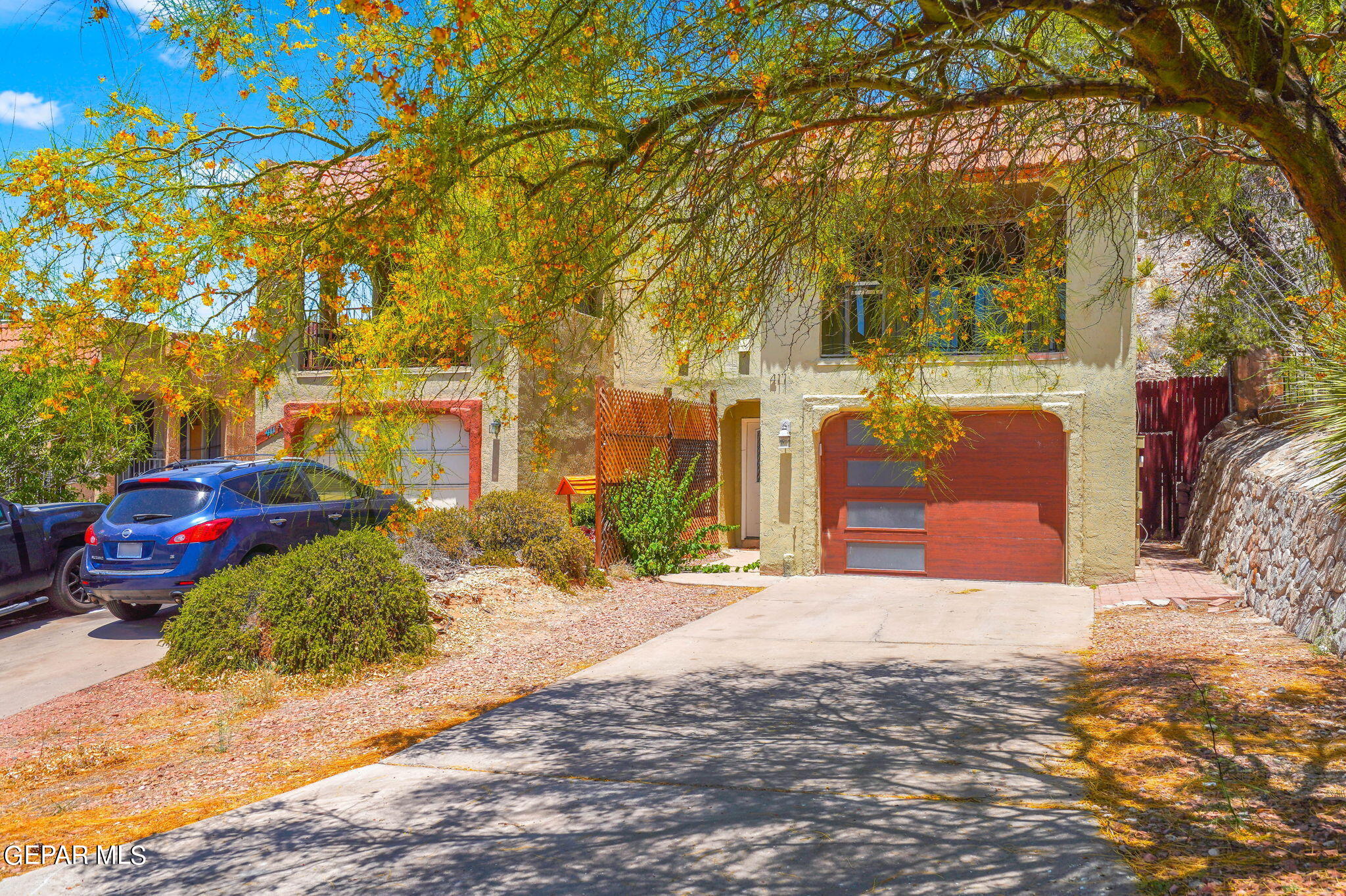 411 IRONDALE Drive, B