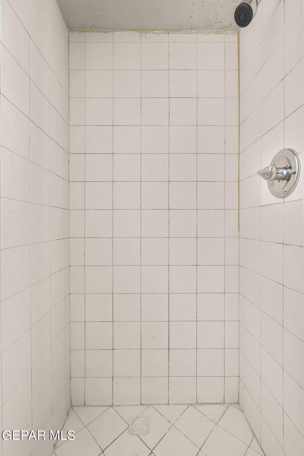 411 IRONDALE Drive, B