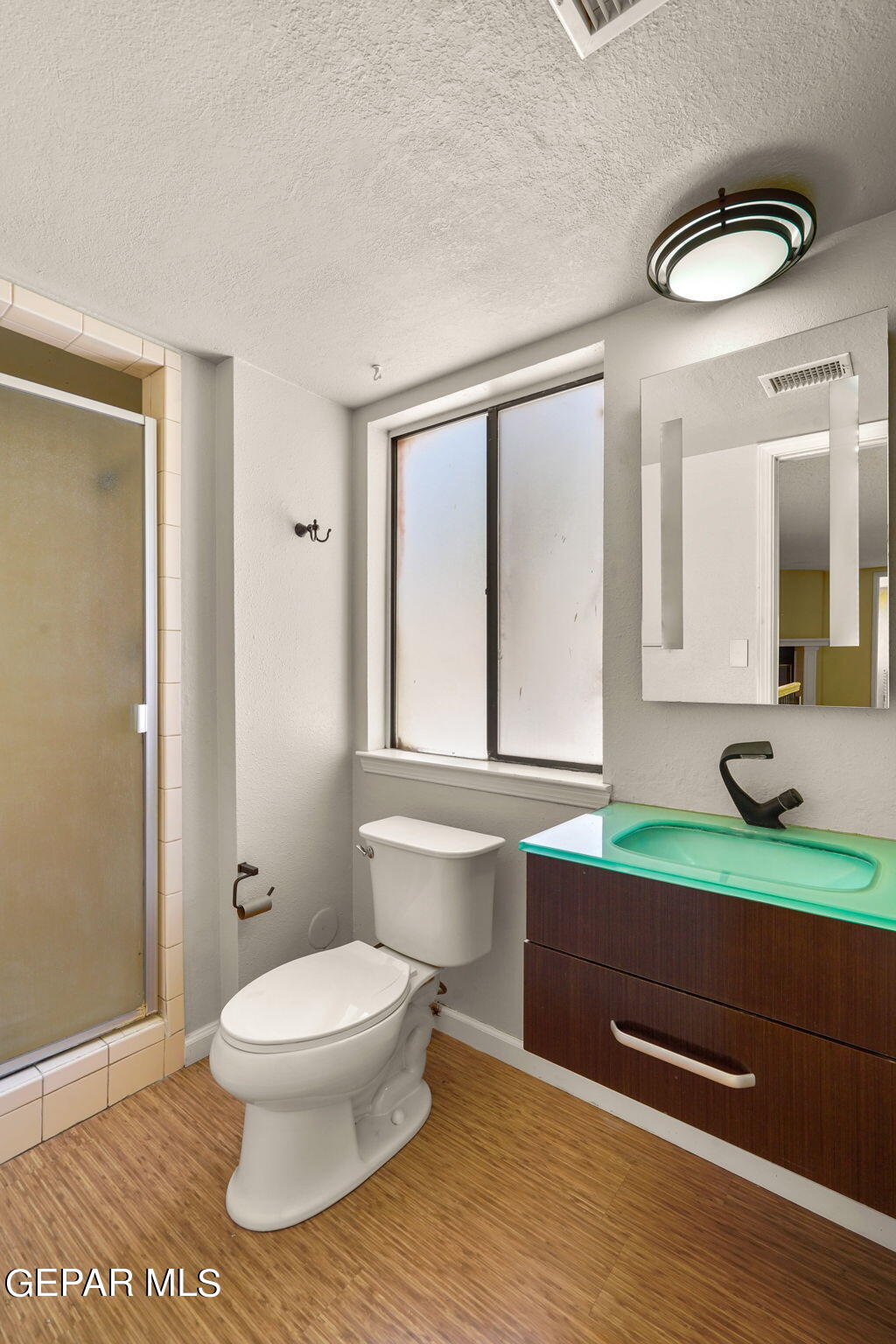 411 IRONDALE Drive, B