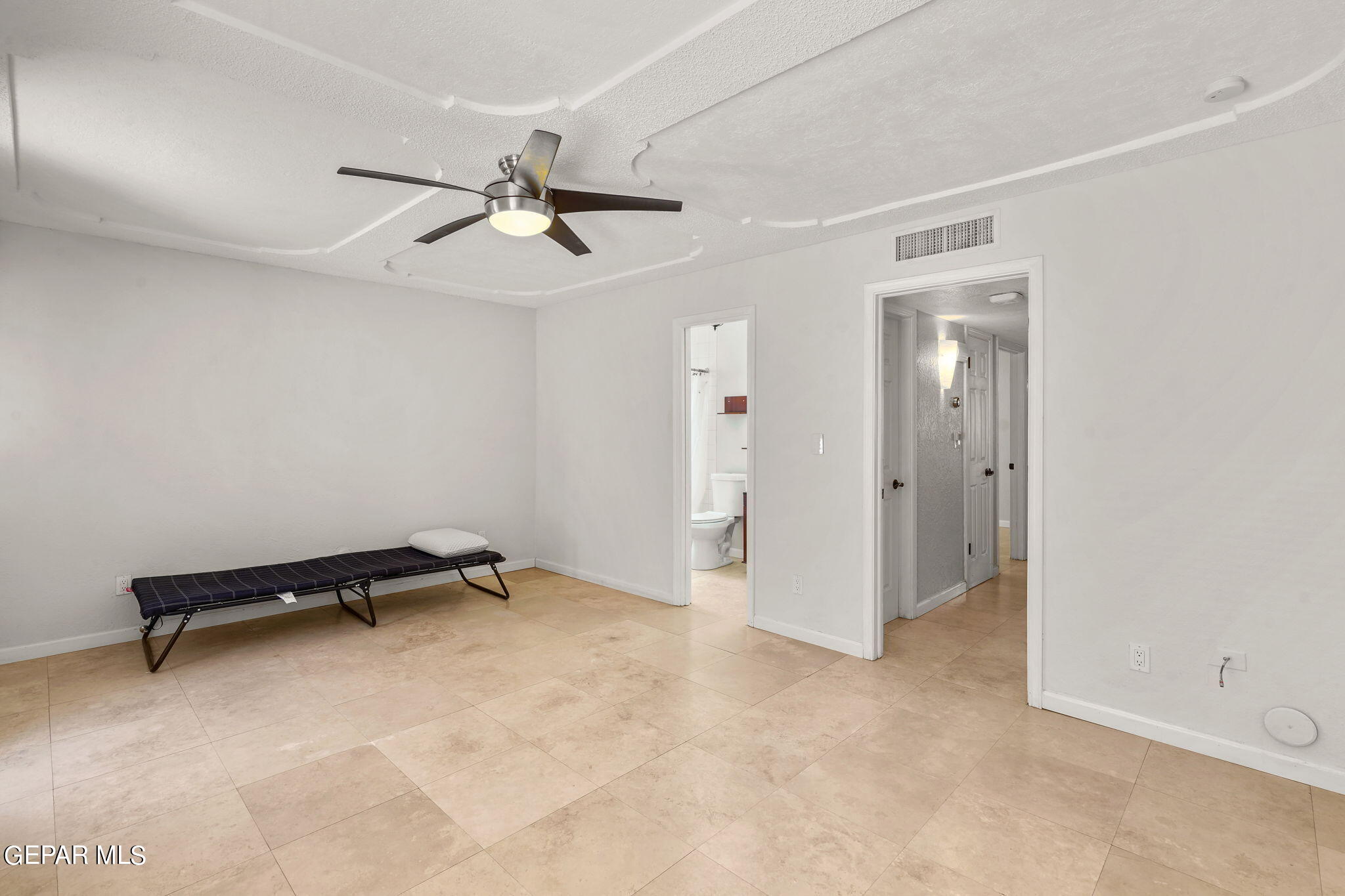 411 IRONDALE Drive, B