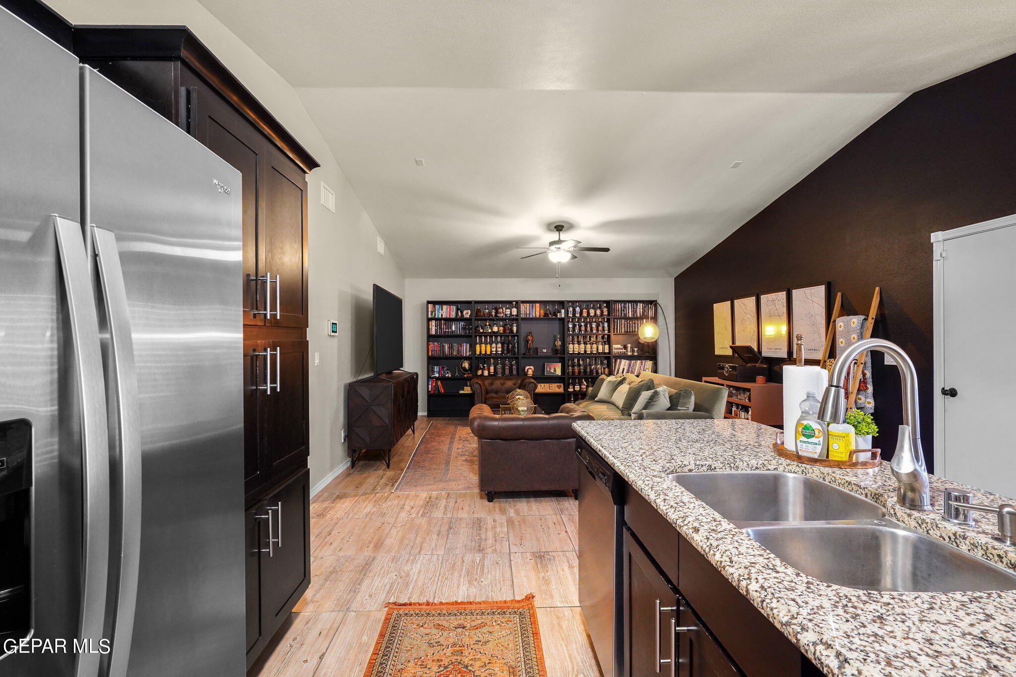 1909 WILLIAM CAPLES Street