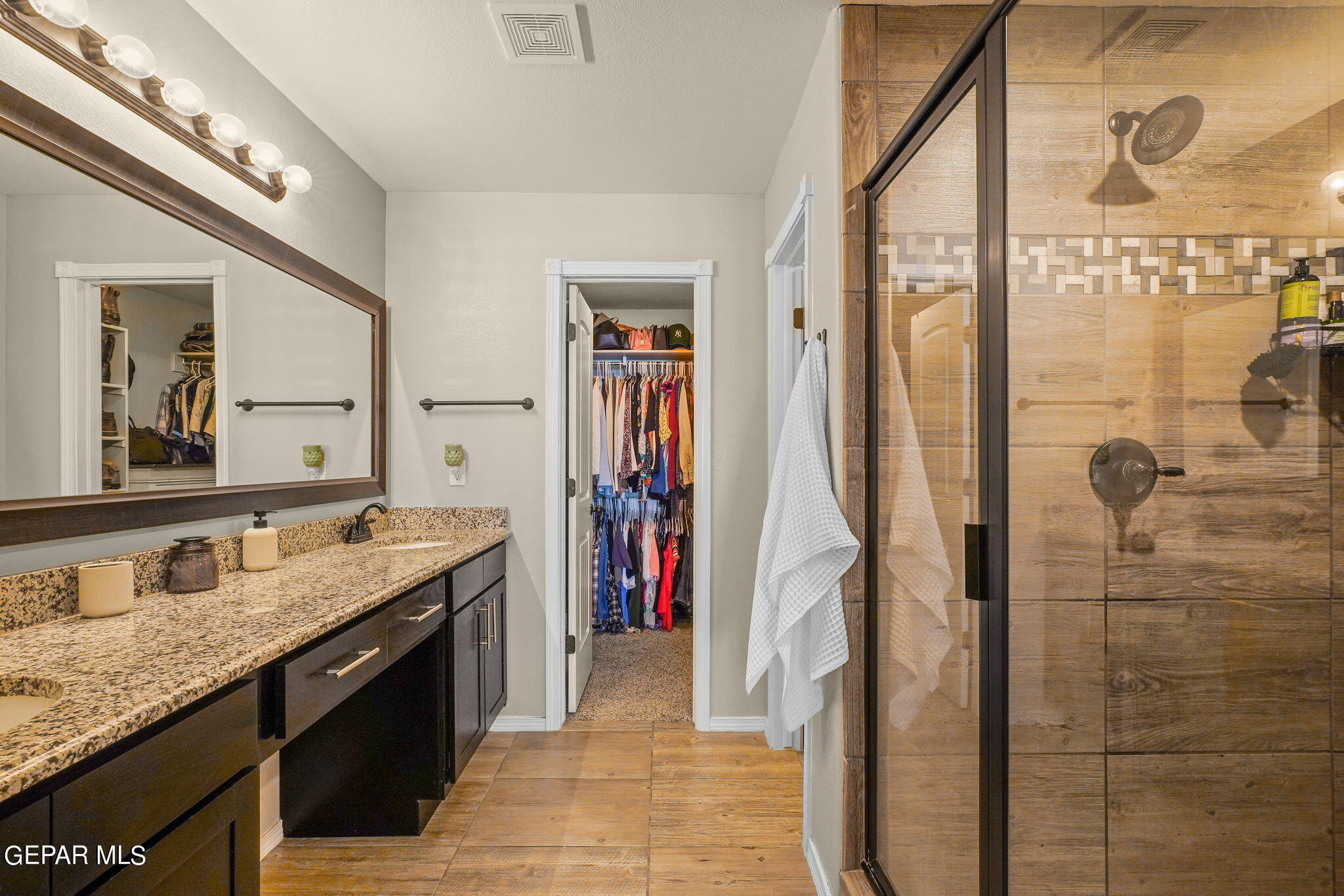 1909 WILLIAM CAPLES Street