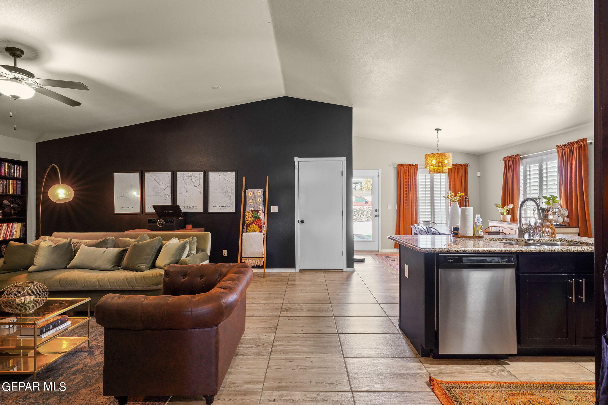 1909 WILLIAM CAPLES Street