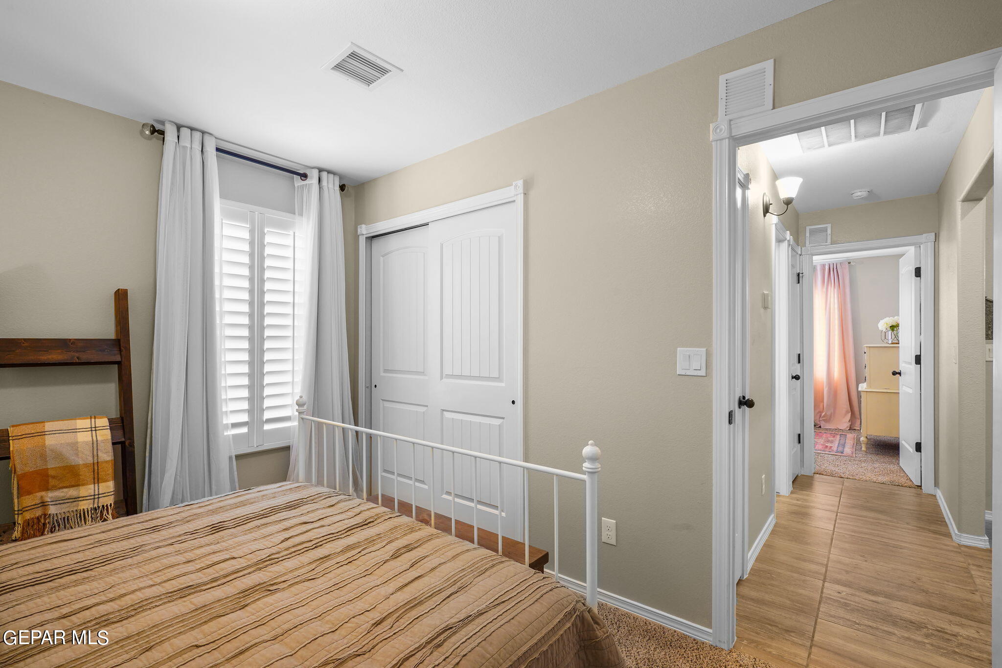 1909 WILLIAM CAPLES Street