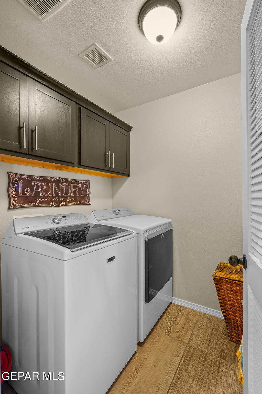 1909 WILLIAM CAPLES Street