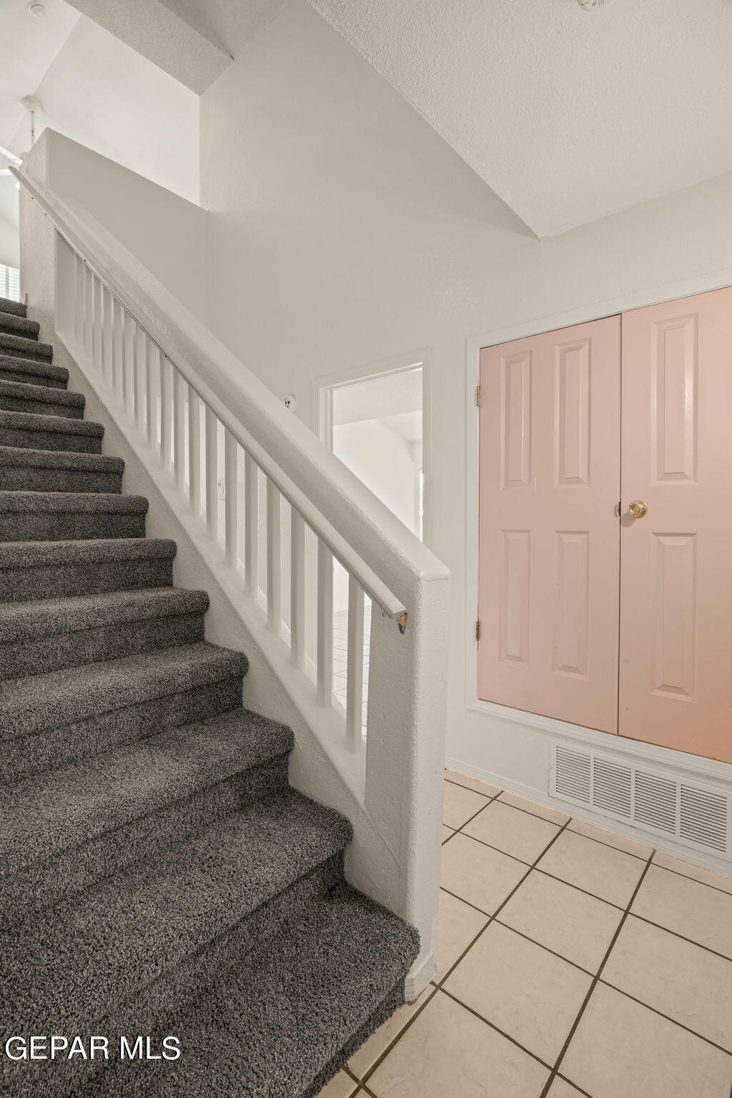 5672 Colin Powell Avenue