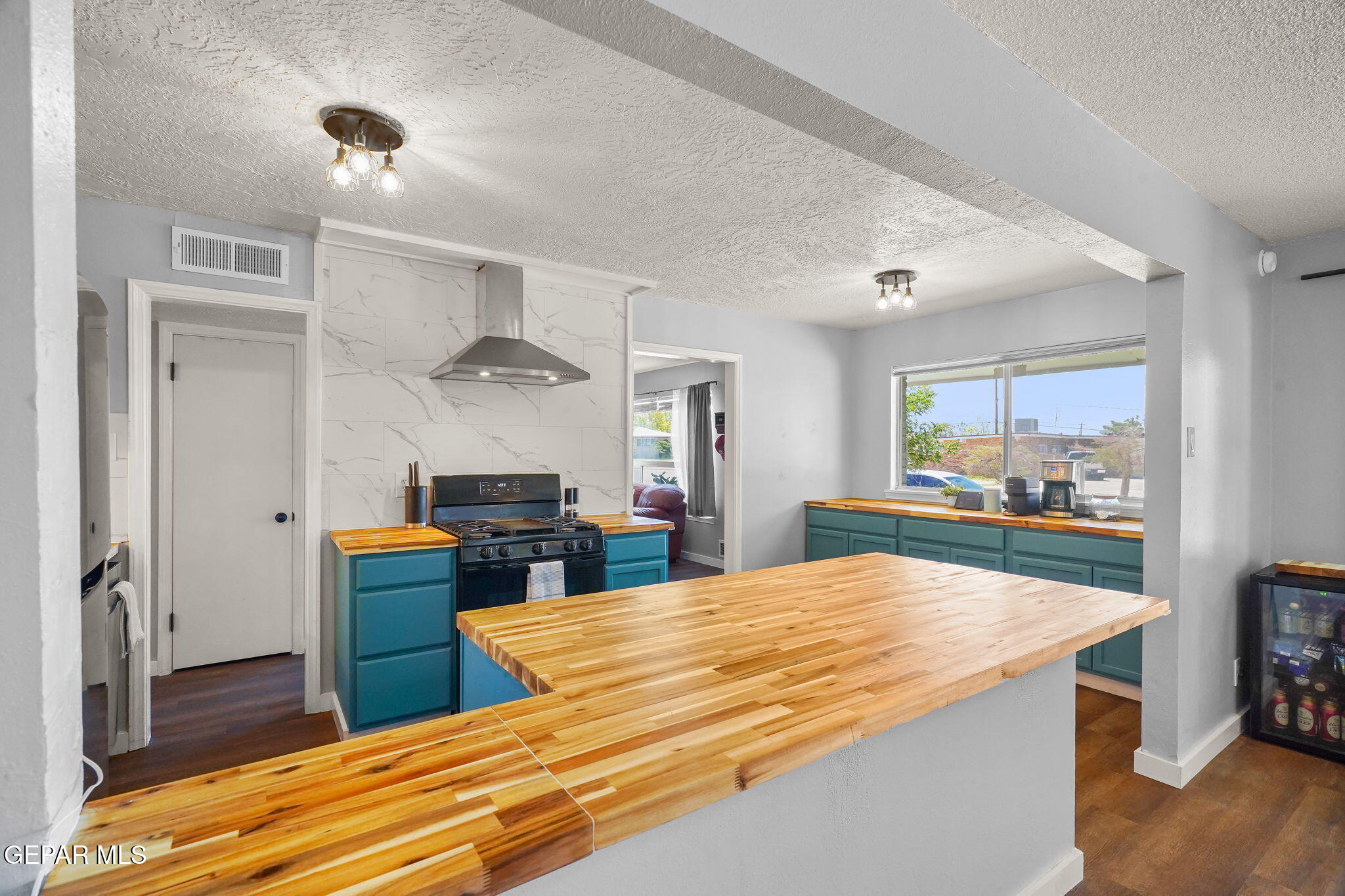 217 VIKING Drive