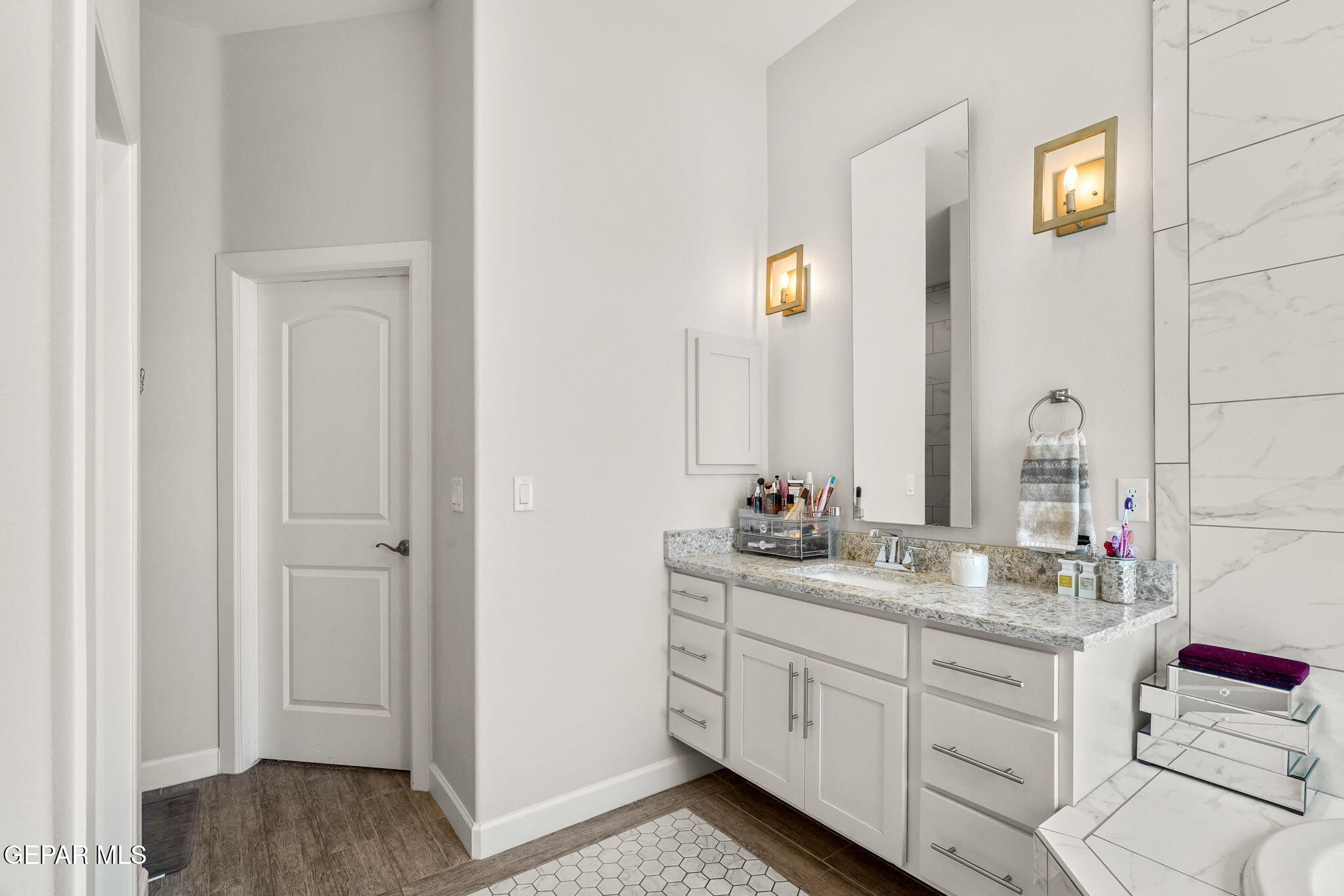 7837 ENCHANTED CLIFF Drive