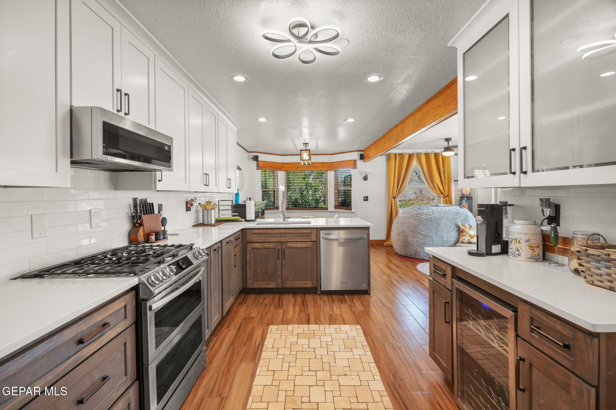 6953 La Cadena Drive