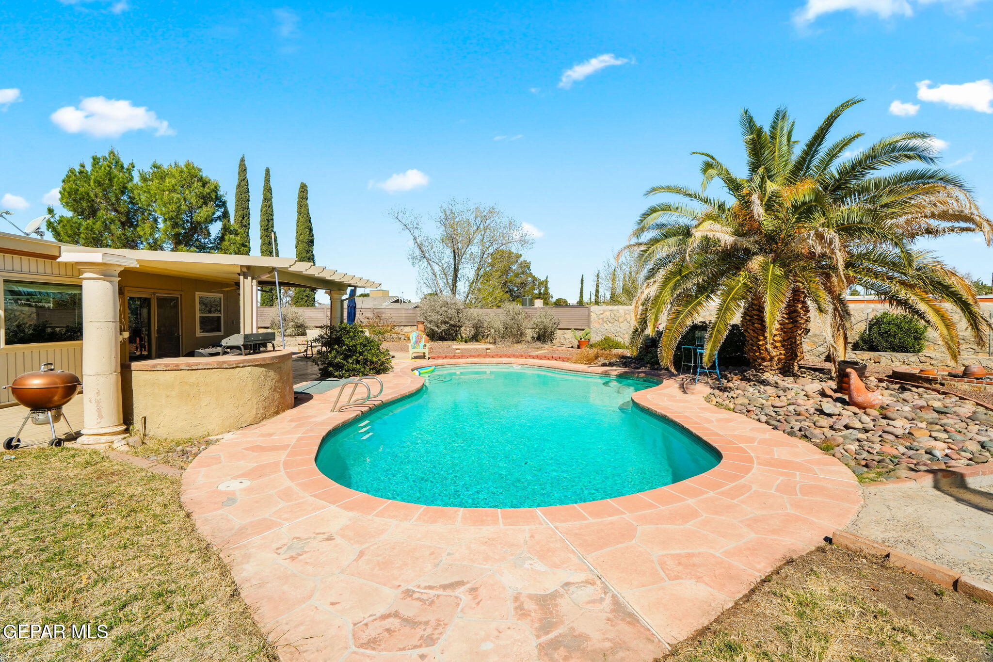 6953 La Cadena Drive