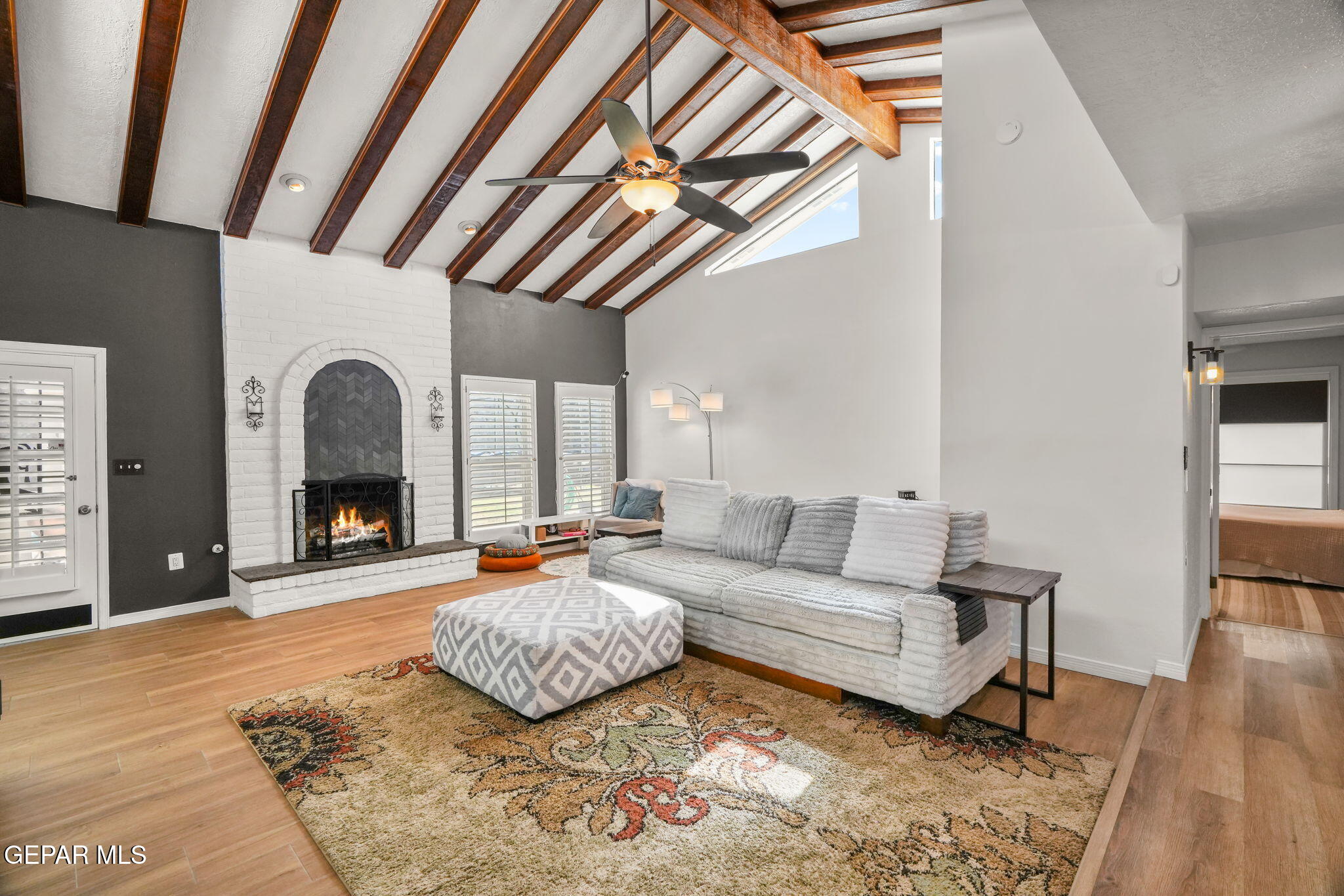 6953 La Cadena Drive