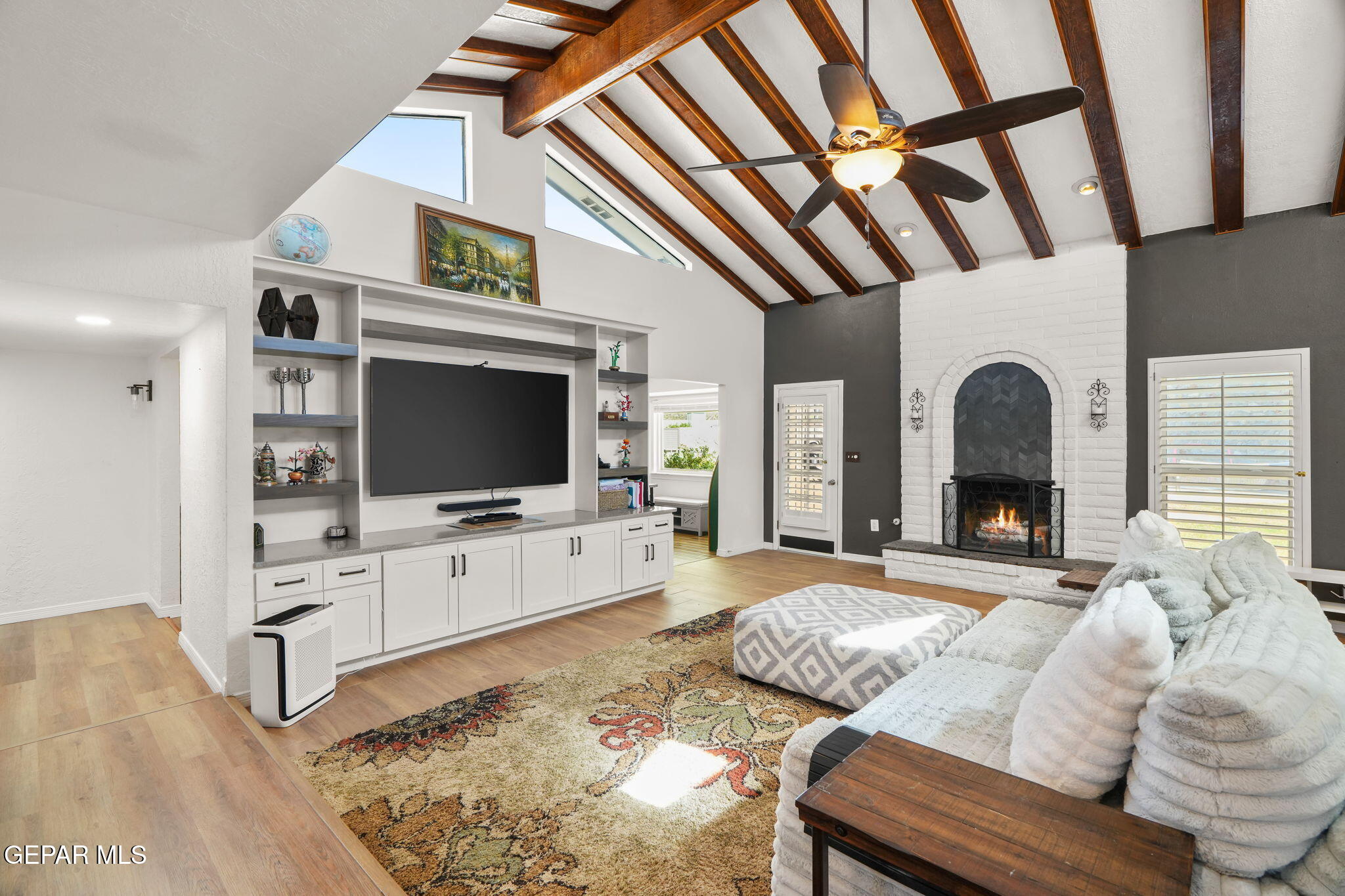 6953 La Cadena Drive