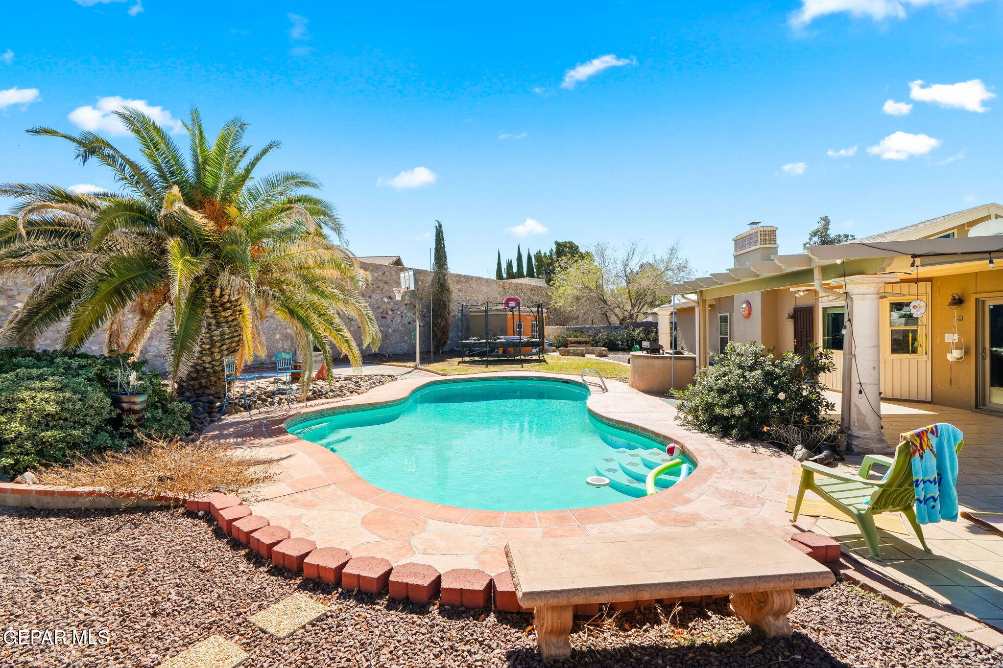 6953 La Cadena Drive