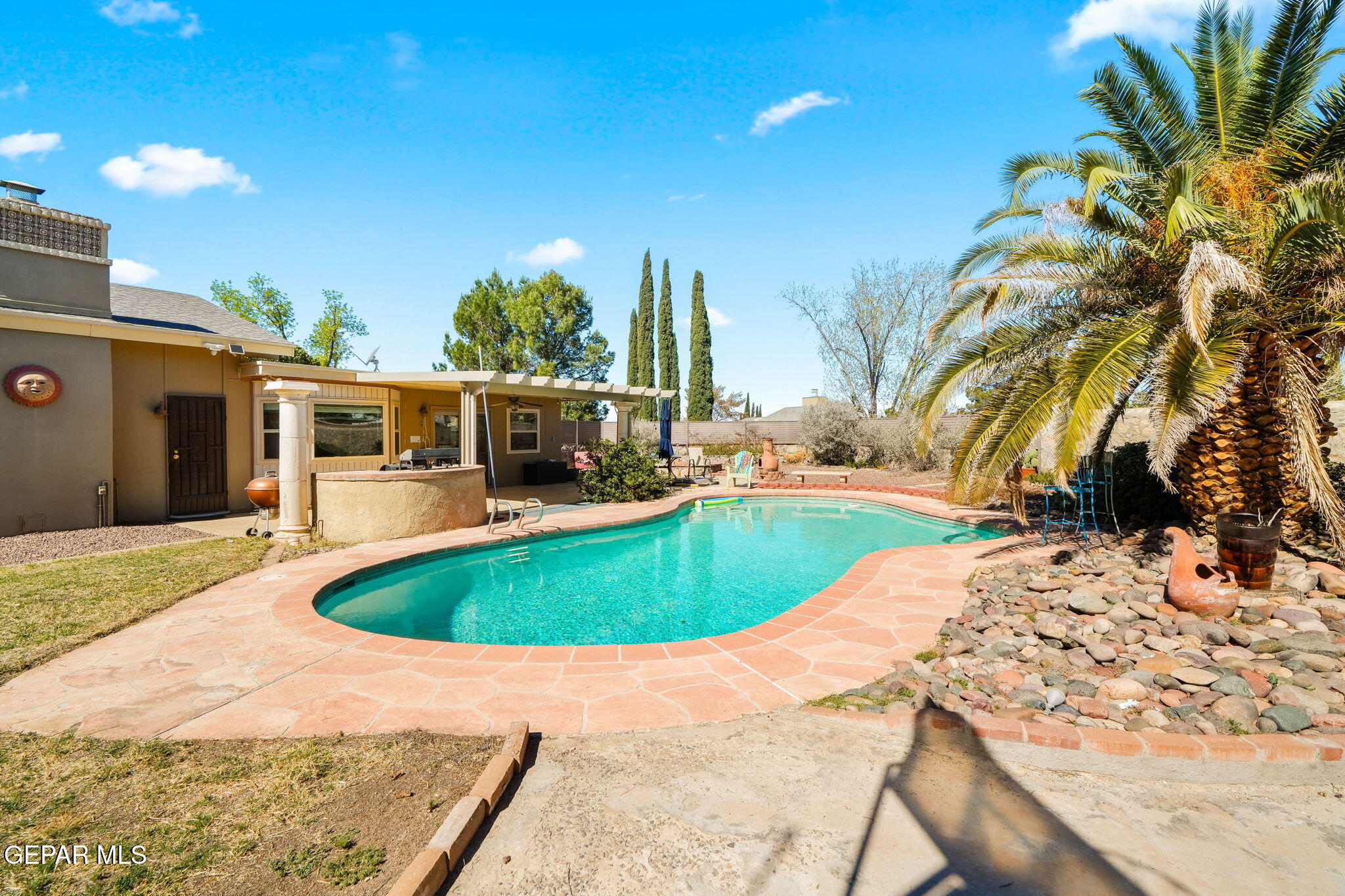 6953 La Cadena Drive