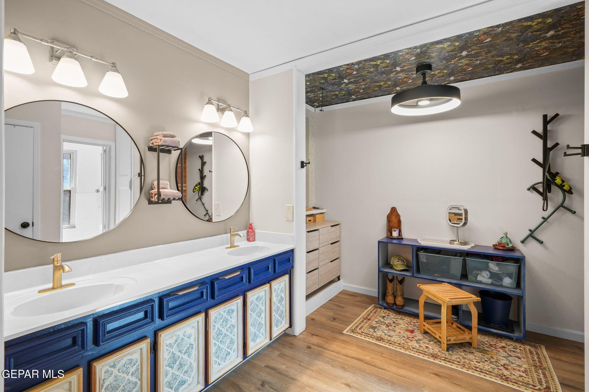 6953 La Cadena Drive