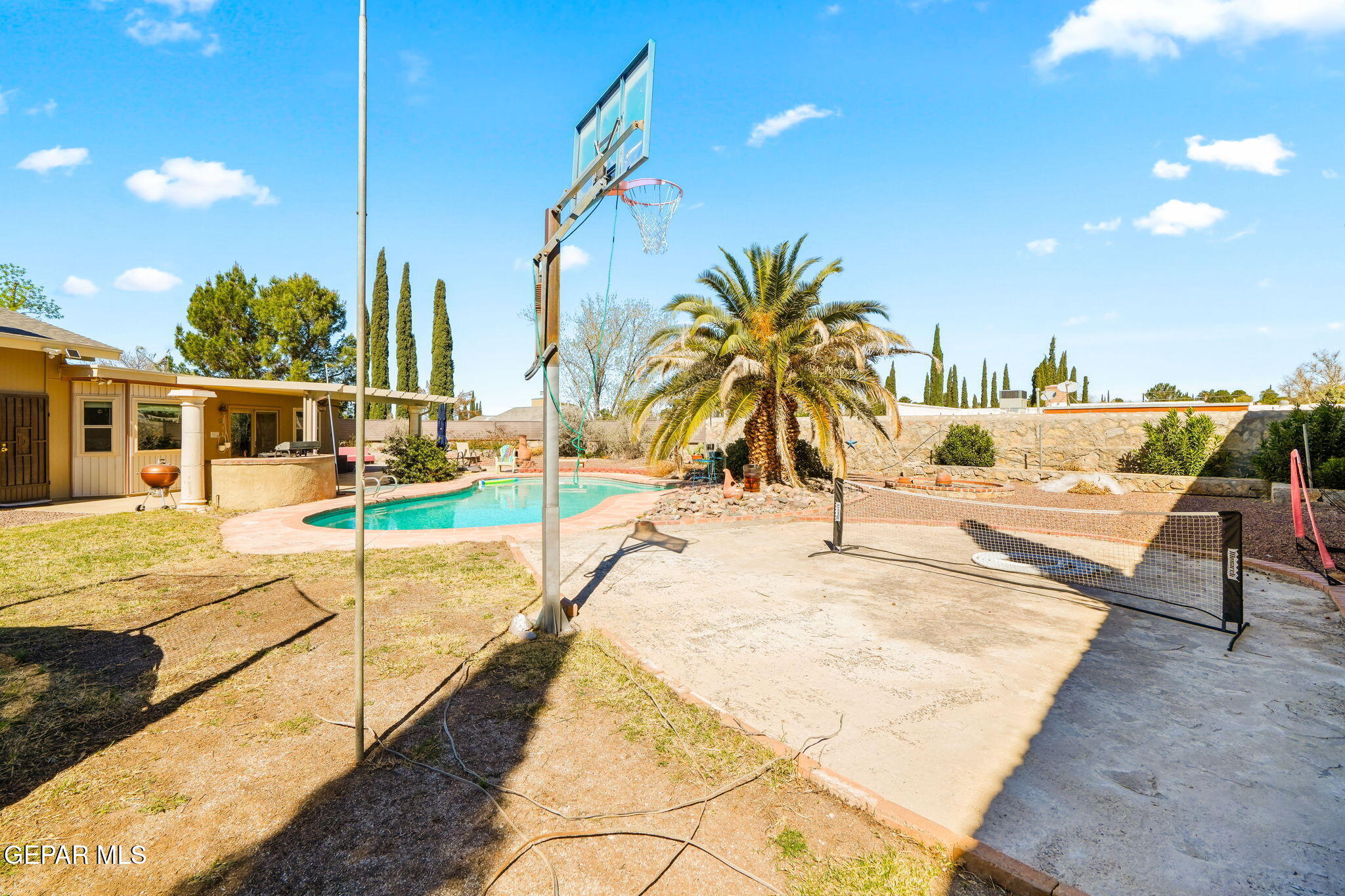 6953 La Cadena Drive