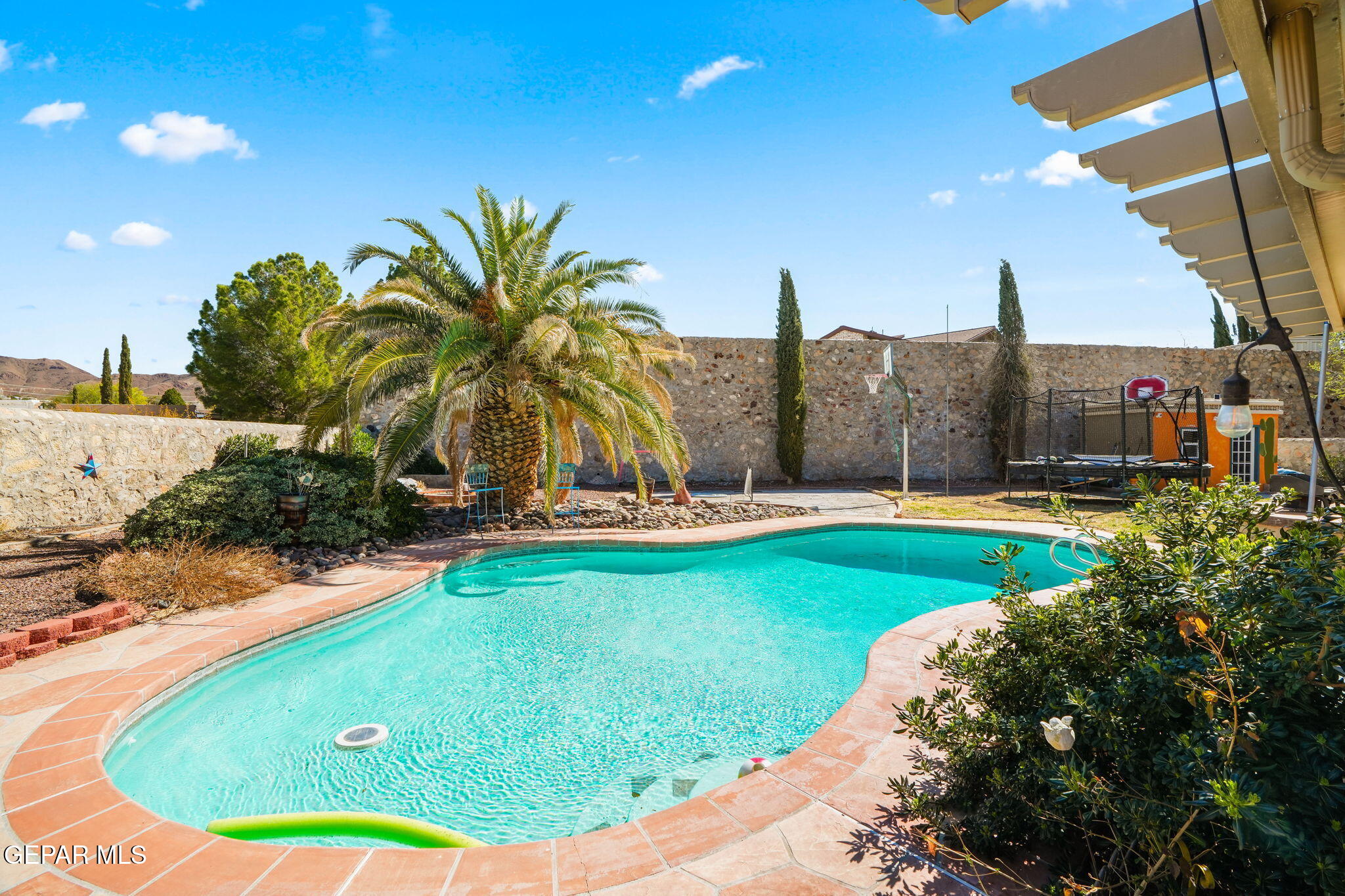 6953 La Cadena Drive