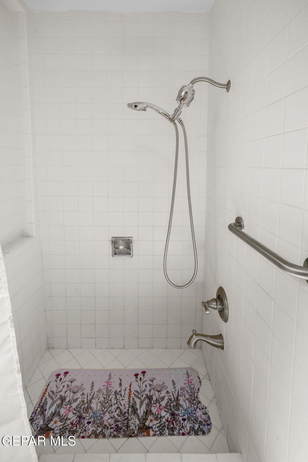 6953 La Cadena Drive