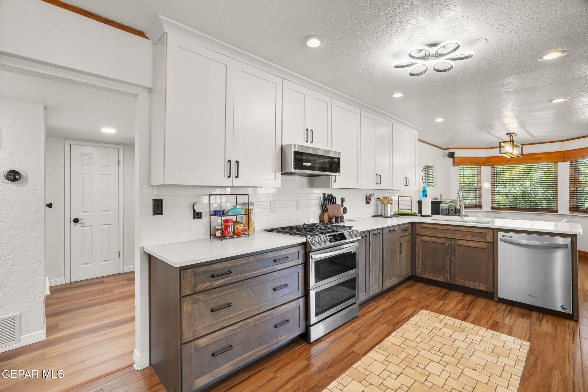 6953 La Cadena Drive