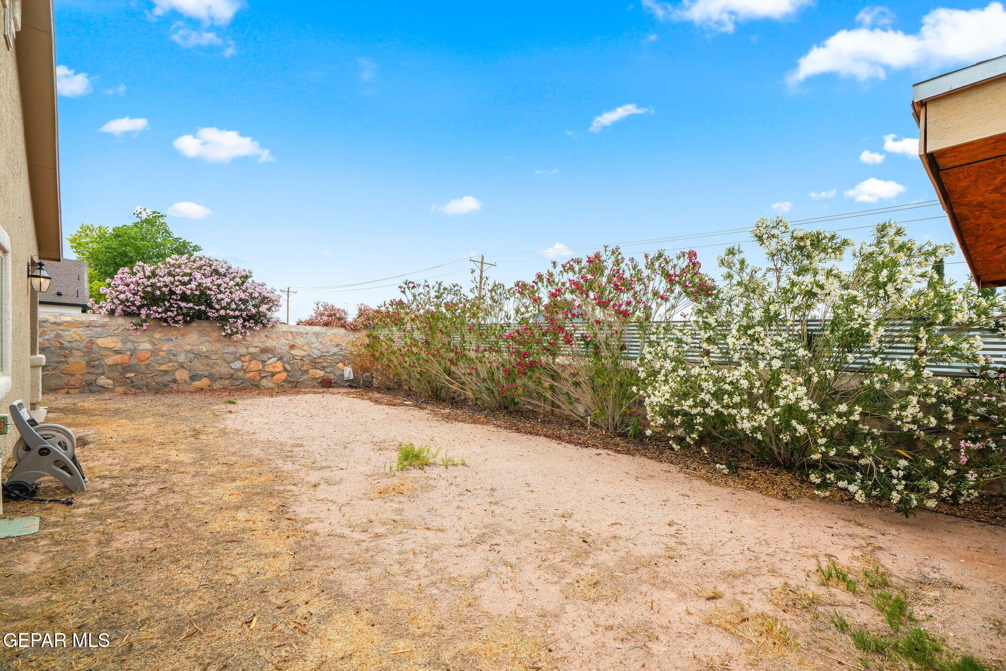 14353 N CAVE Drive