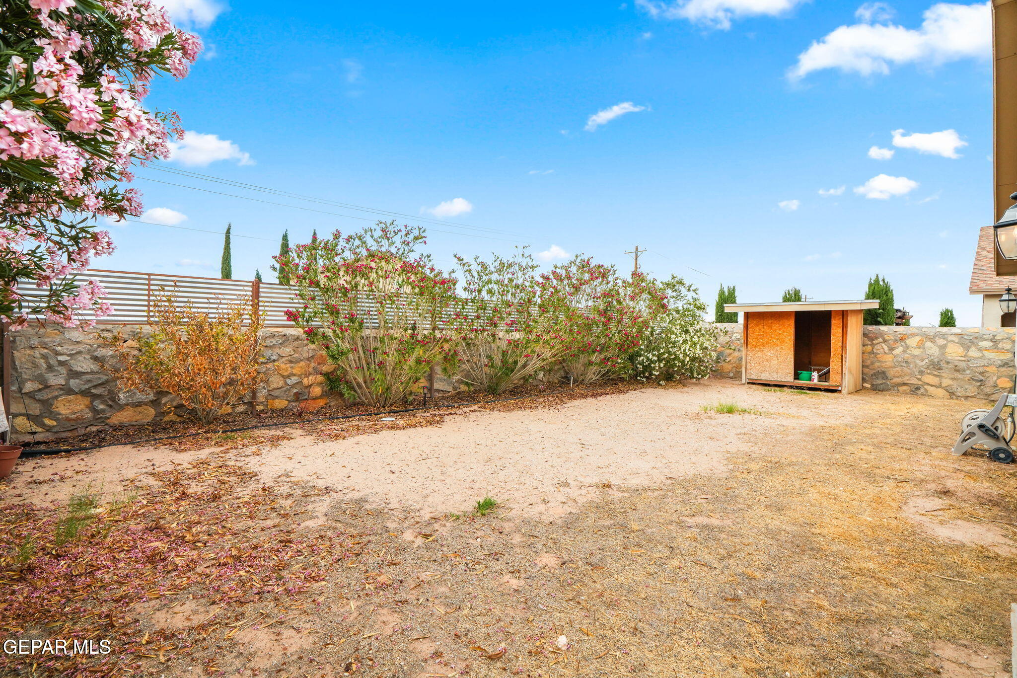 14353 N CAVE Drive