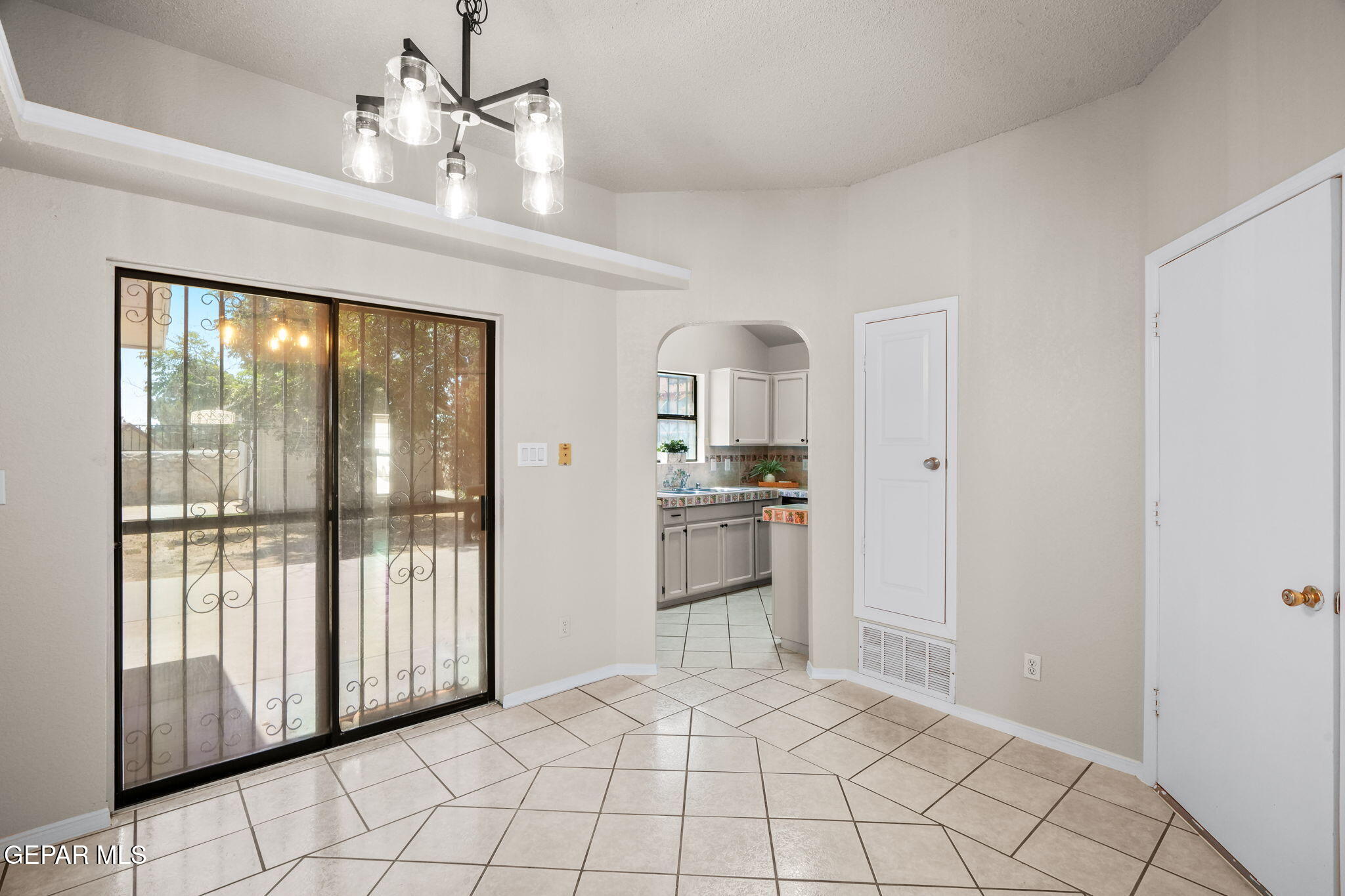 1553 KOLLIKER Drive