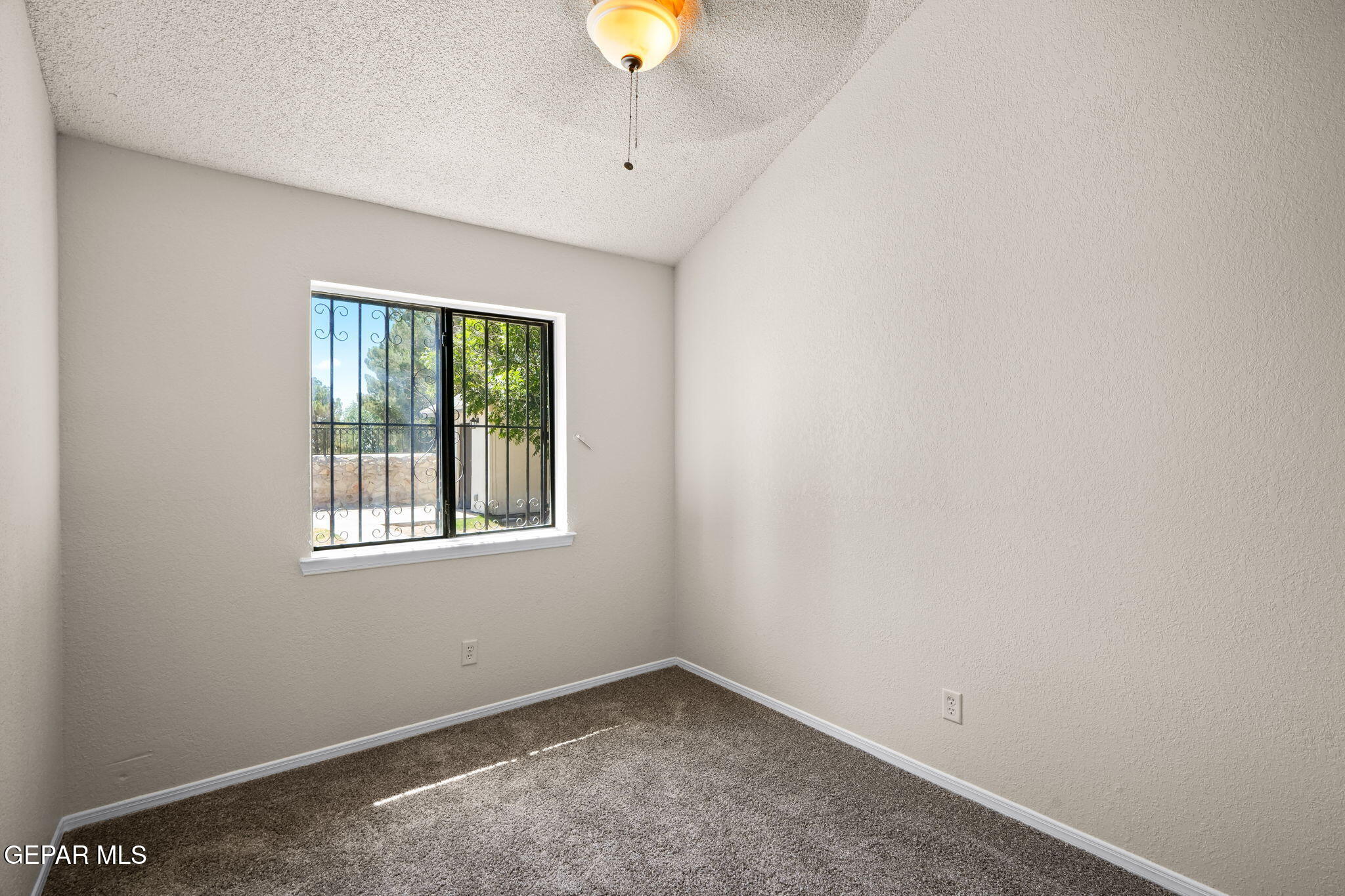 1553 KOLLIKER Drive