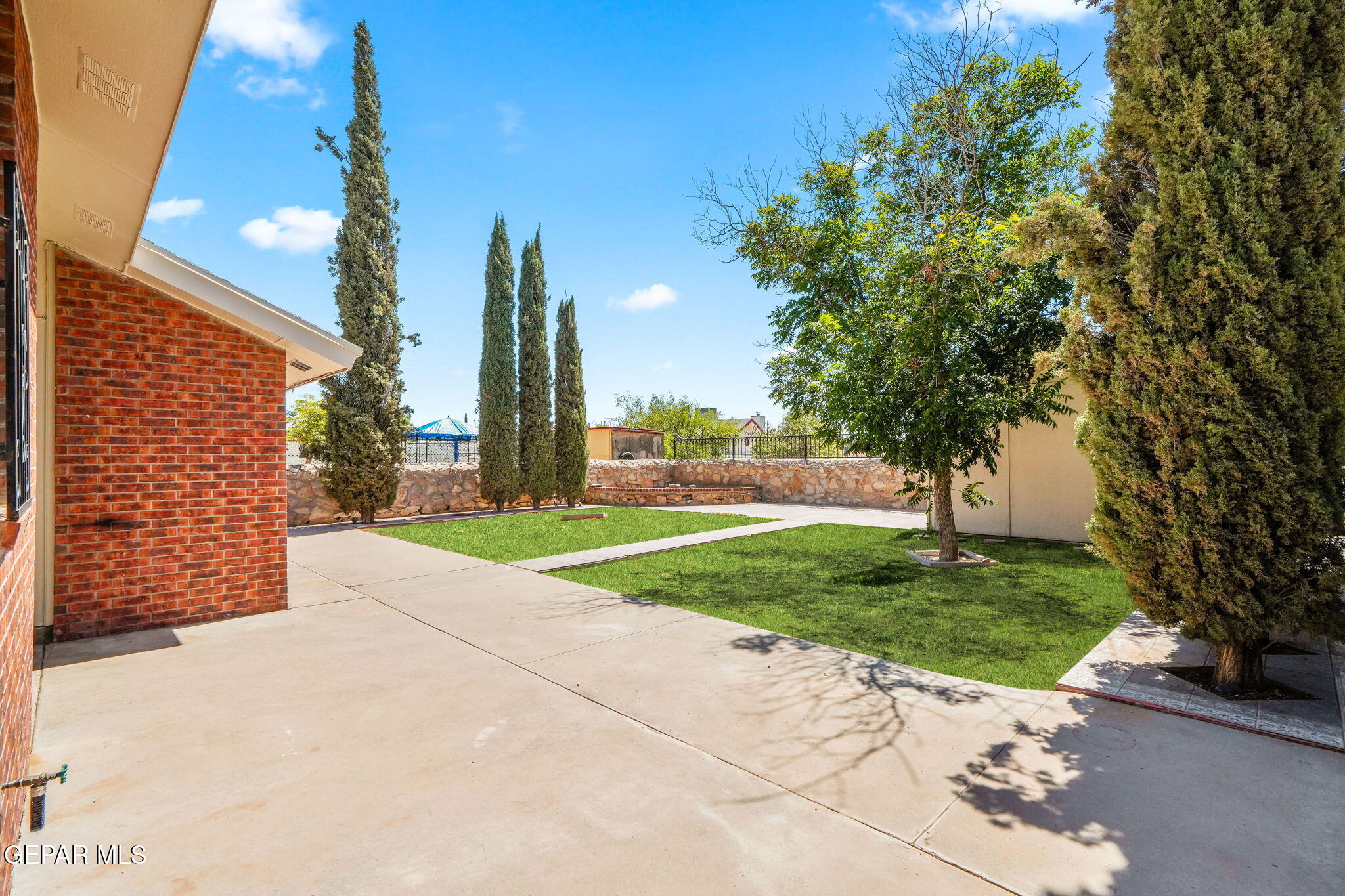 1553 KOLLIKER Drive